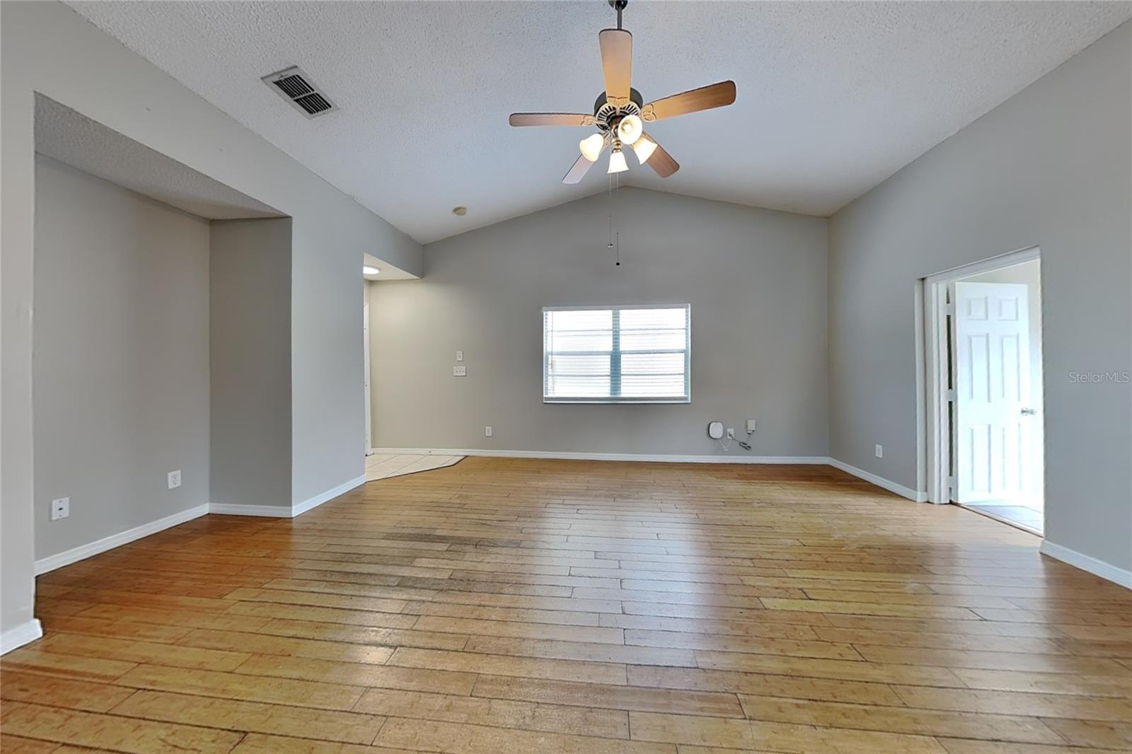 SUMMERFIELD VILLAGE II TR 5 - Residential Lease