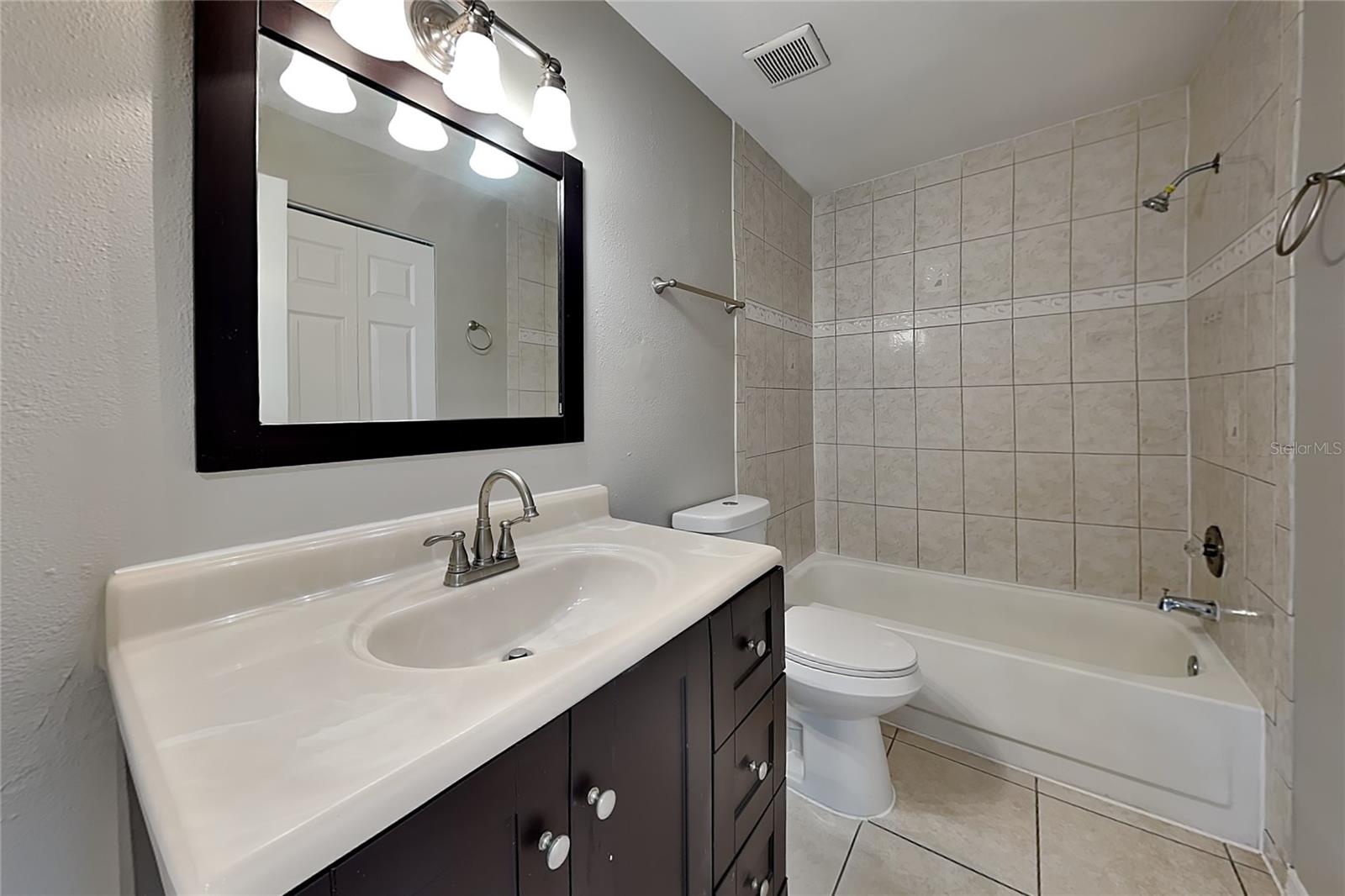 SUMMERFIELD VILLAGE II TR 5 - Residential Lease
