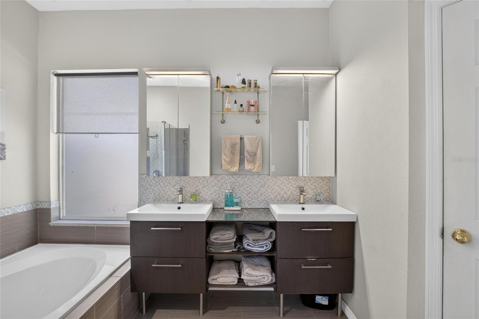 RIVERGLEN UNITS 5 6 & 7 PHAS - Residential