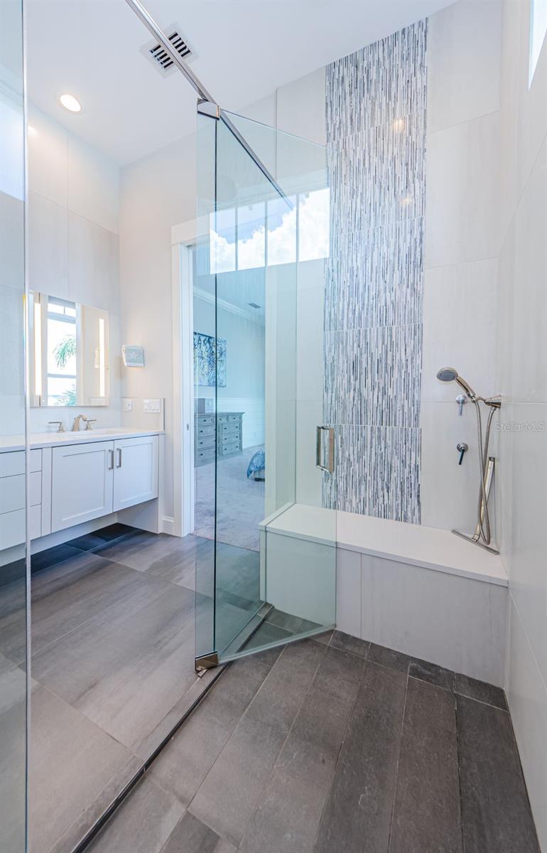 BELLEVUE ESTATES ISLAND 2ND ADD - Residential