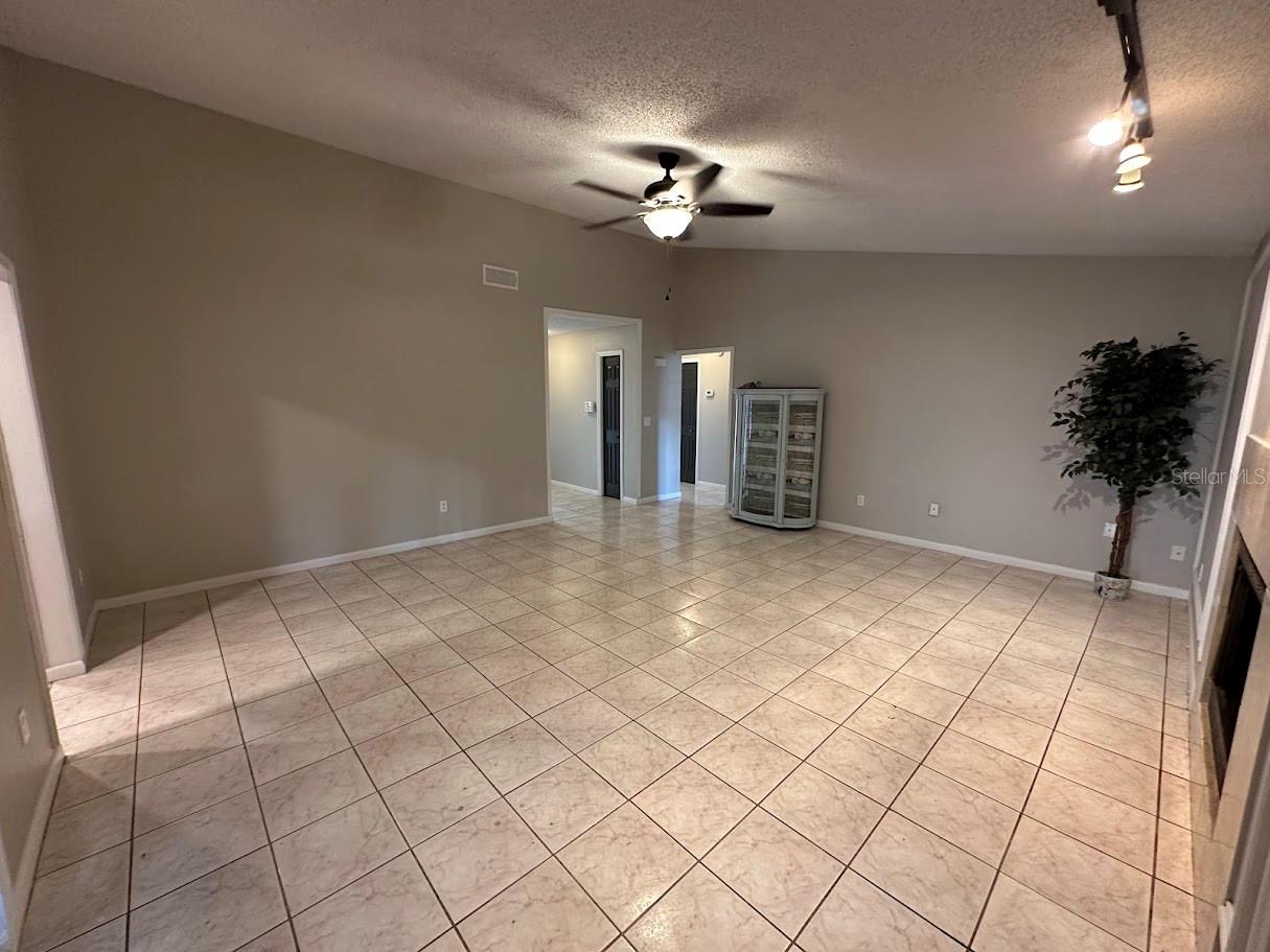 LIVINGSTON UNIT III B - Residential