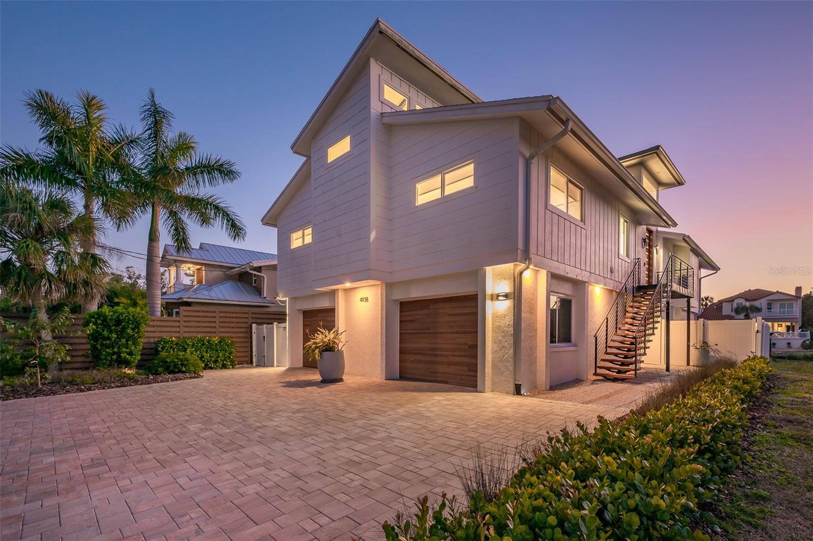 SIESTA BEACH - Residential
