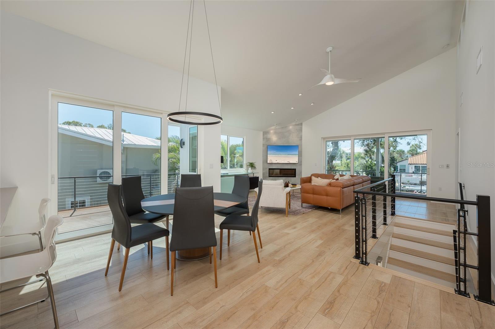 SIESTA BEACH - Residential