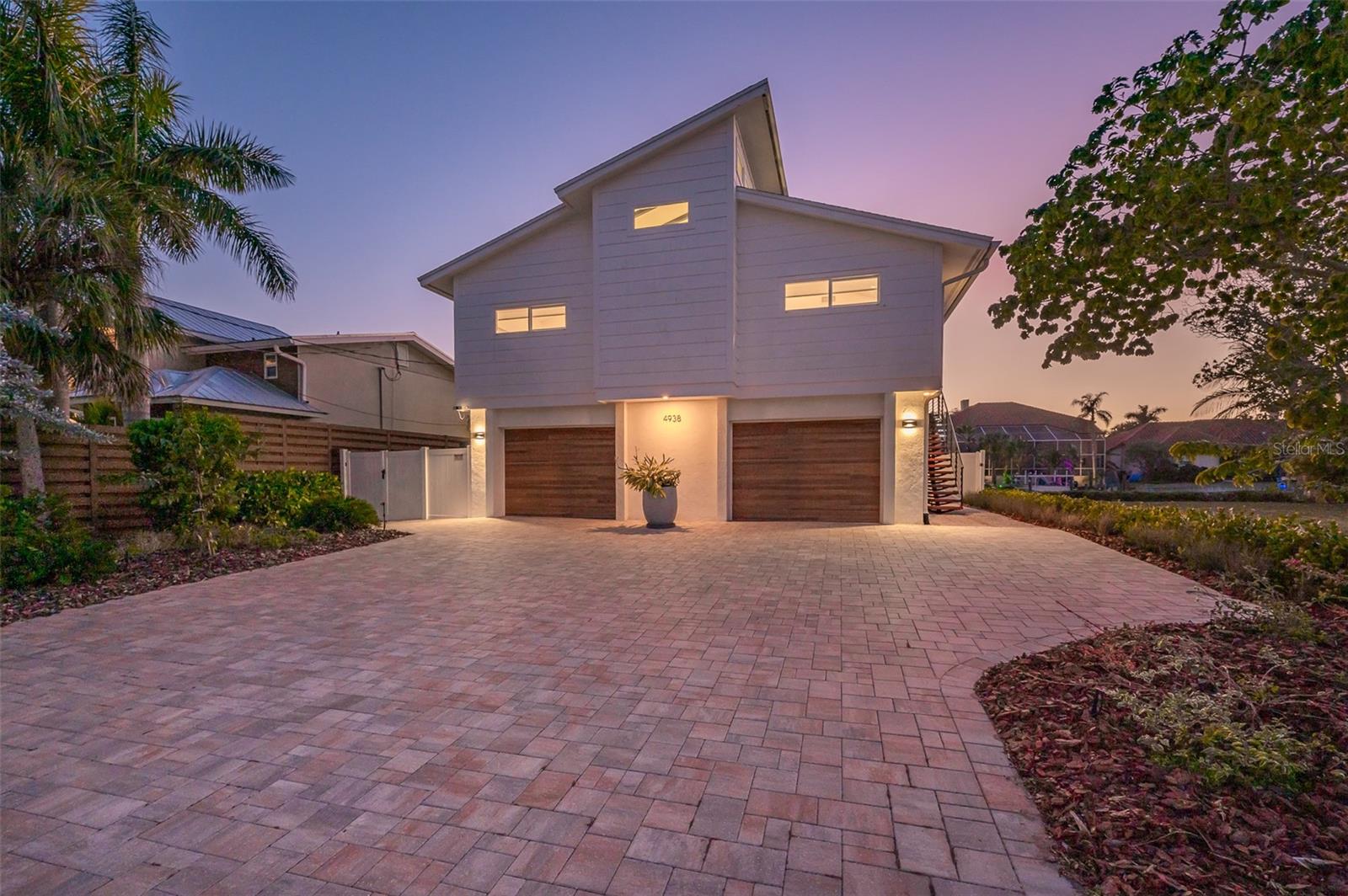 SIESTA BEACH - Residential