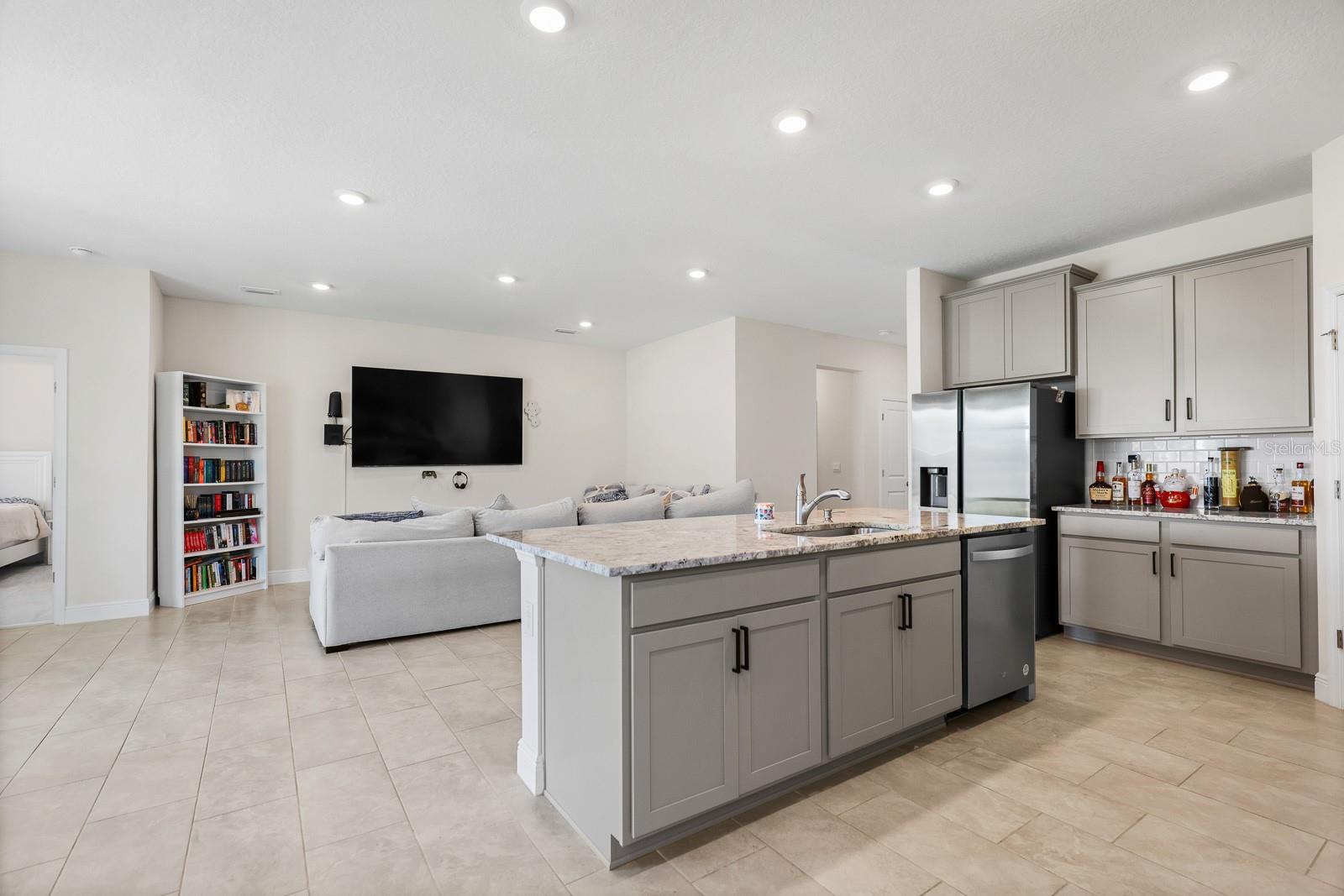 MANGROVE MANOR PH 2 - Residential Lease