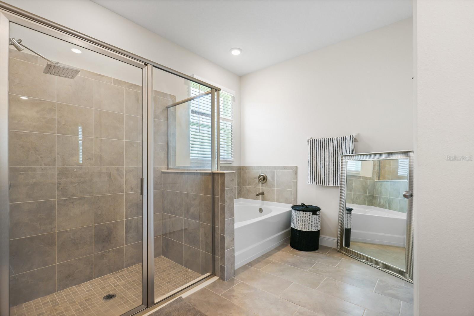 MANGROVE MANOR PH 2 - Residential Lease