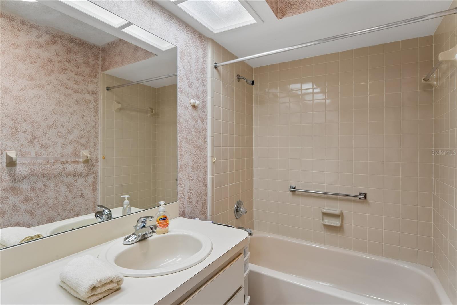 CEDARWOOD VILLAGE CONDO 1 - Residential