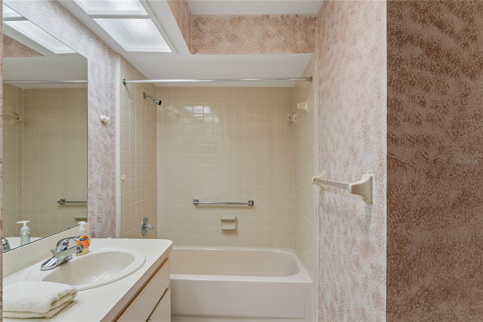 CEDARWOOD VILLAGE CONDO 1 - Residential