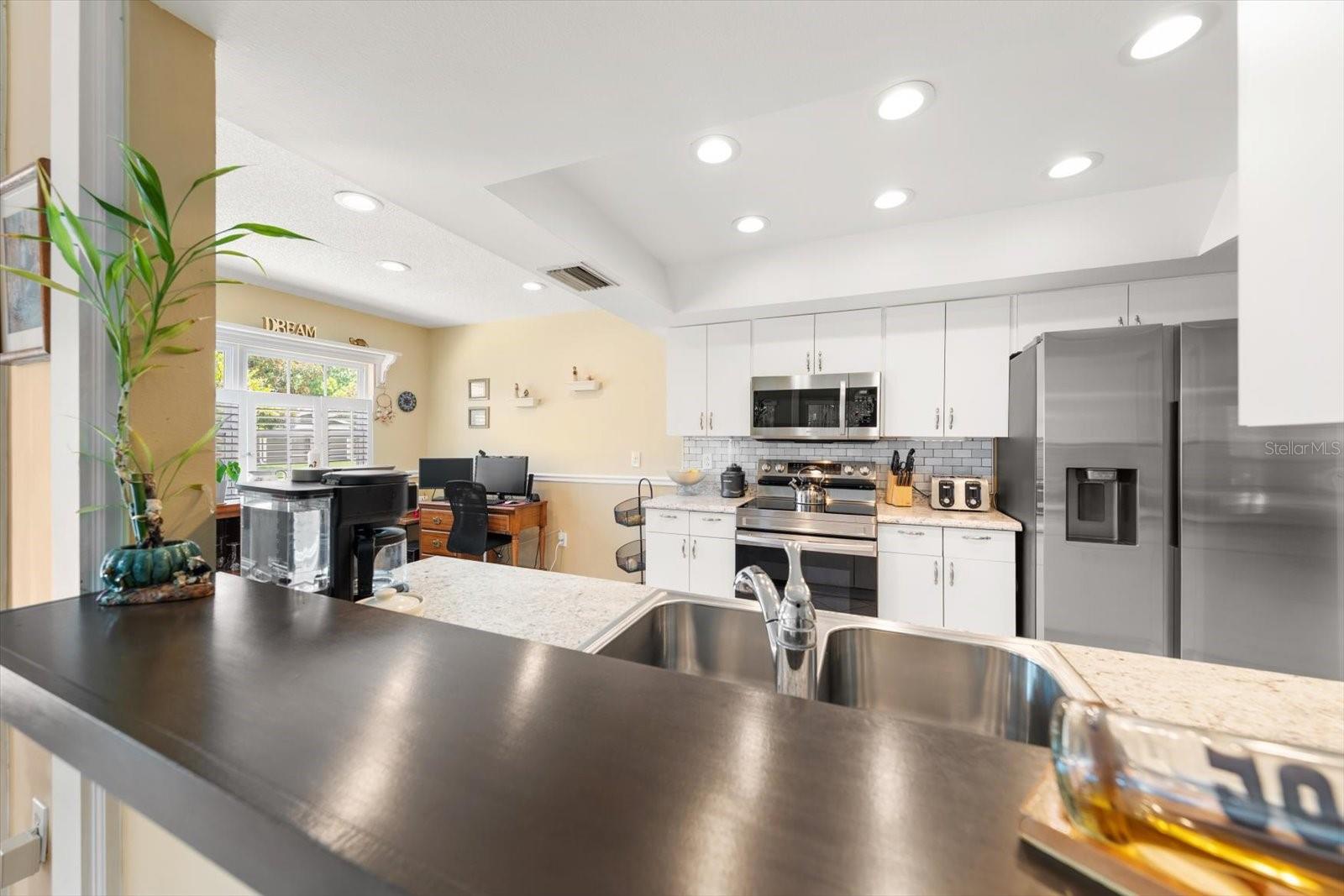 ANCHORAGE OF TARPON LAKE UNIT THREE THE - Residential