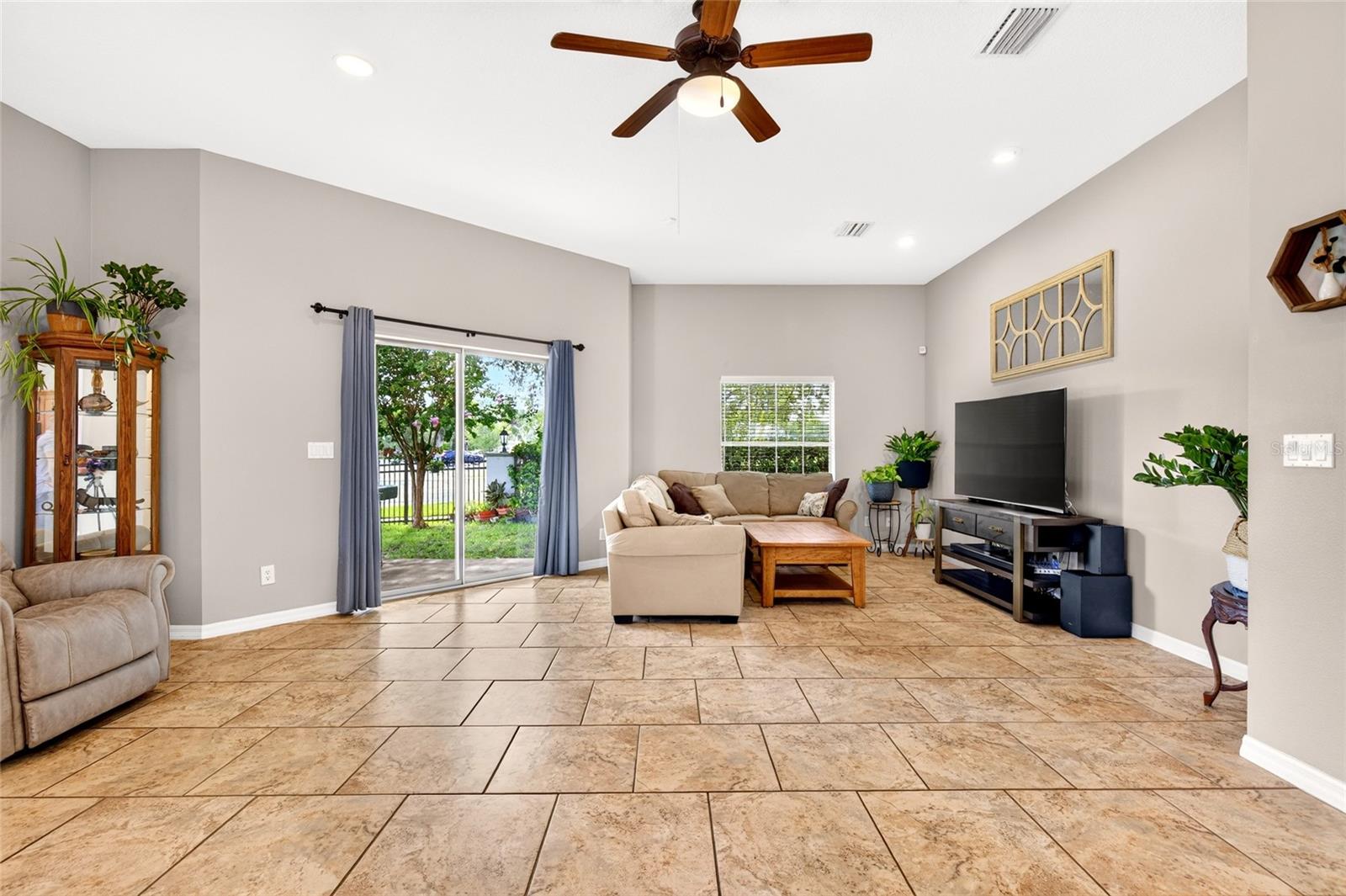AVALON CONDO - Residential