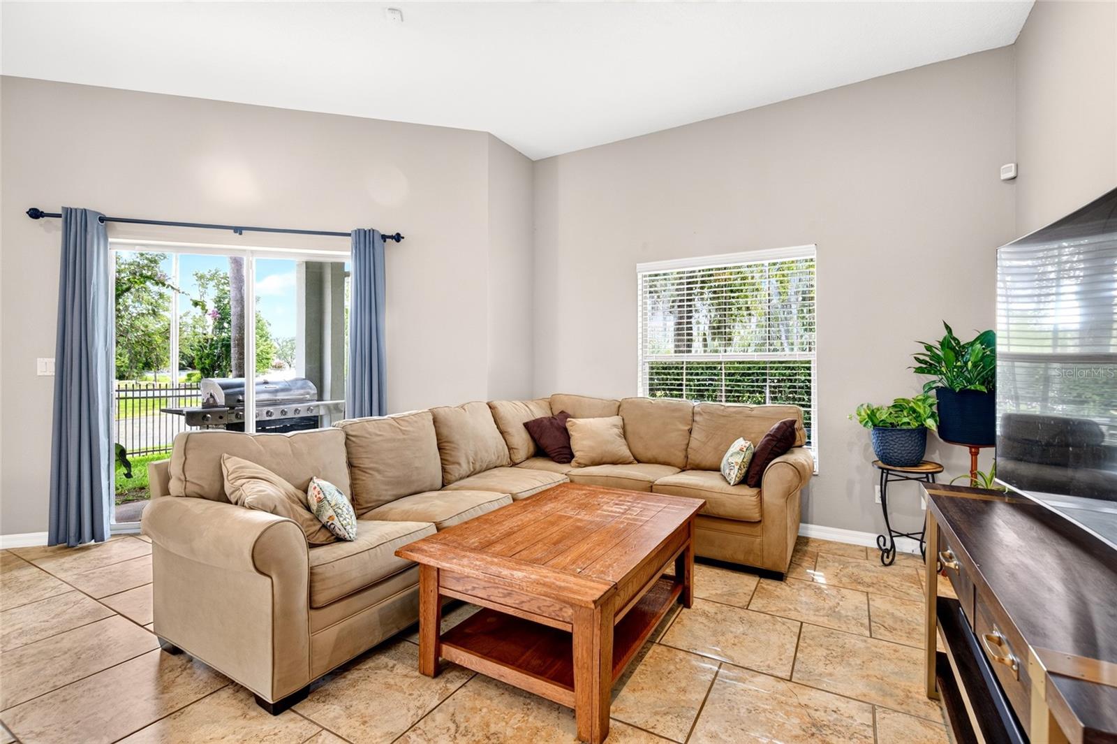 AVALON CONDO - Residential