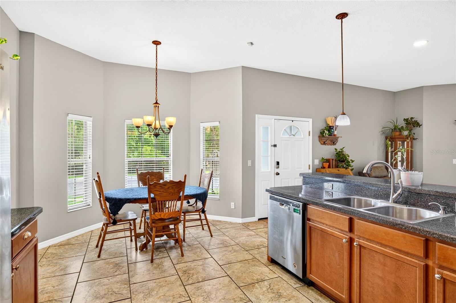 AVALON CONDO - Residential