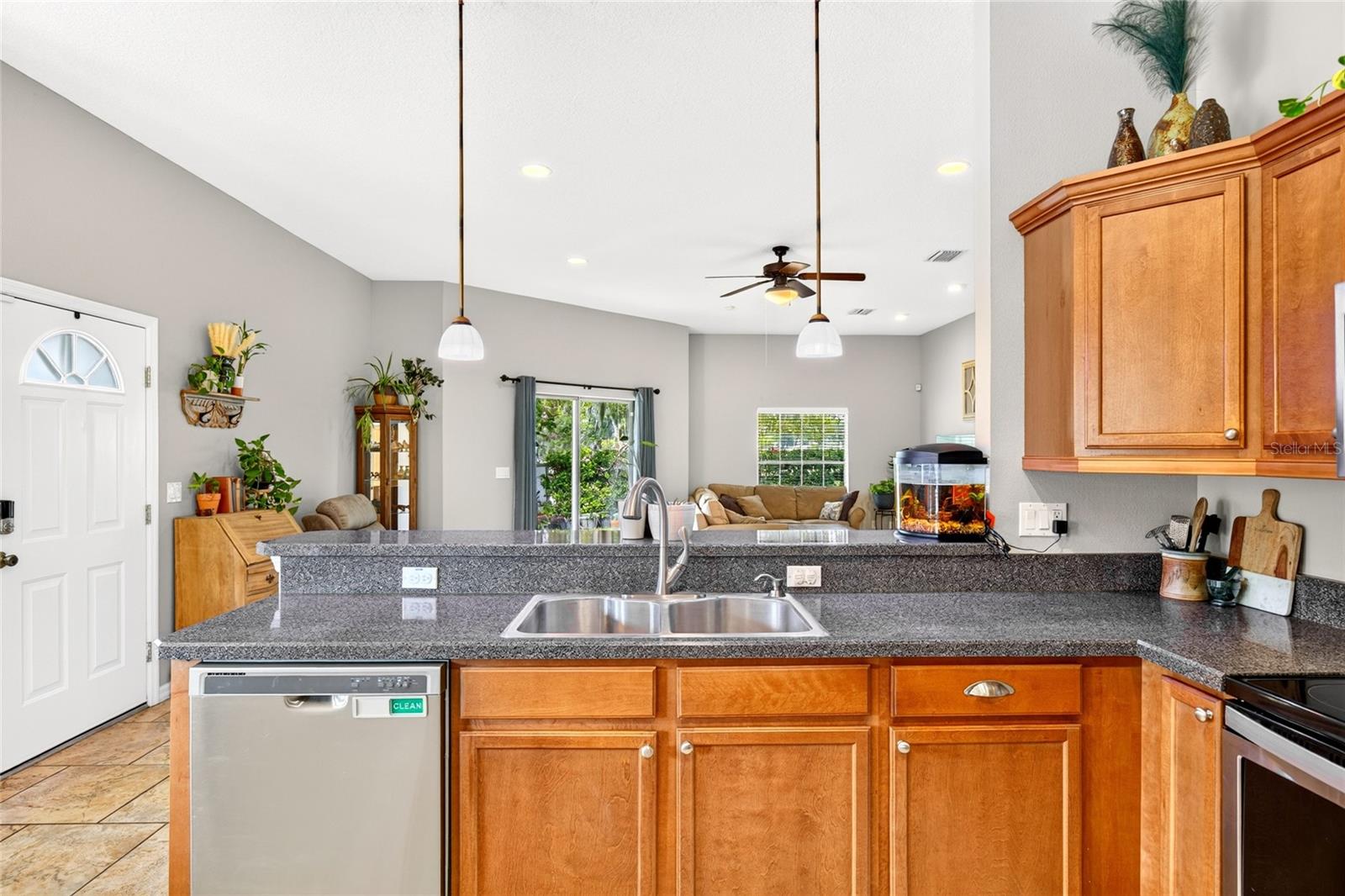 AVALON CONDO - Residential