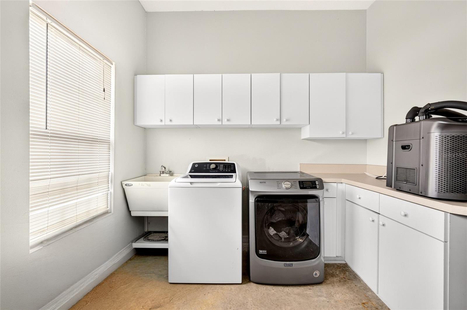 AVALON CONDO - Residential