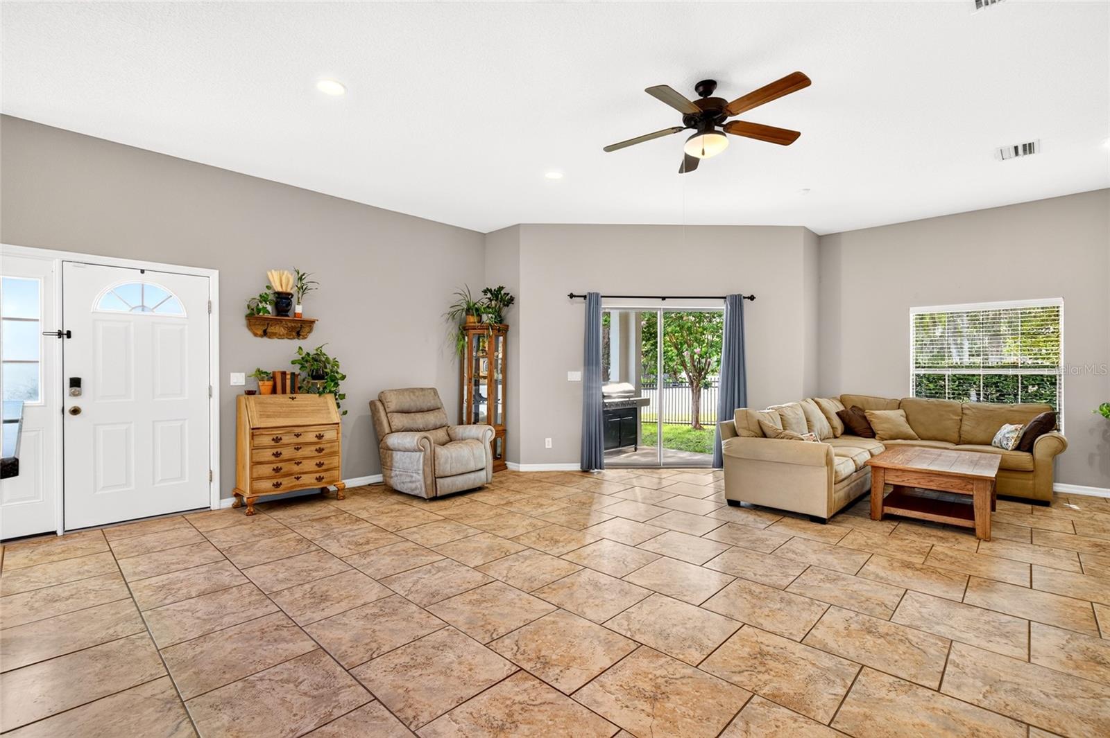AVALON CONDO - Residential