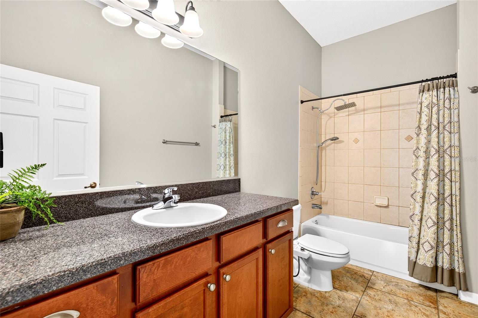 AVALON CONDO - Residential