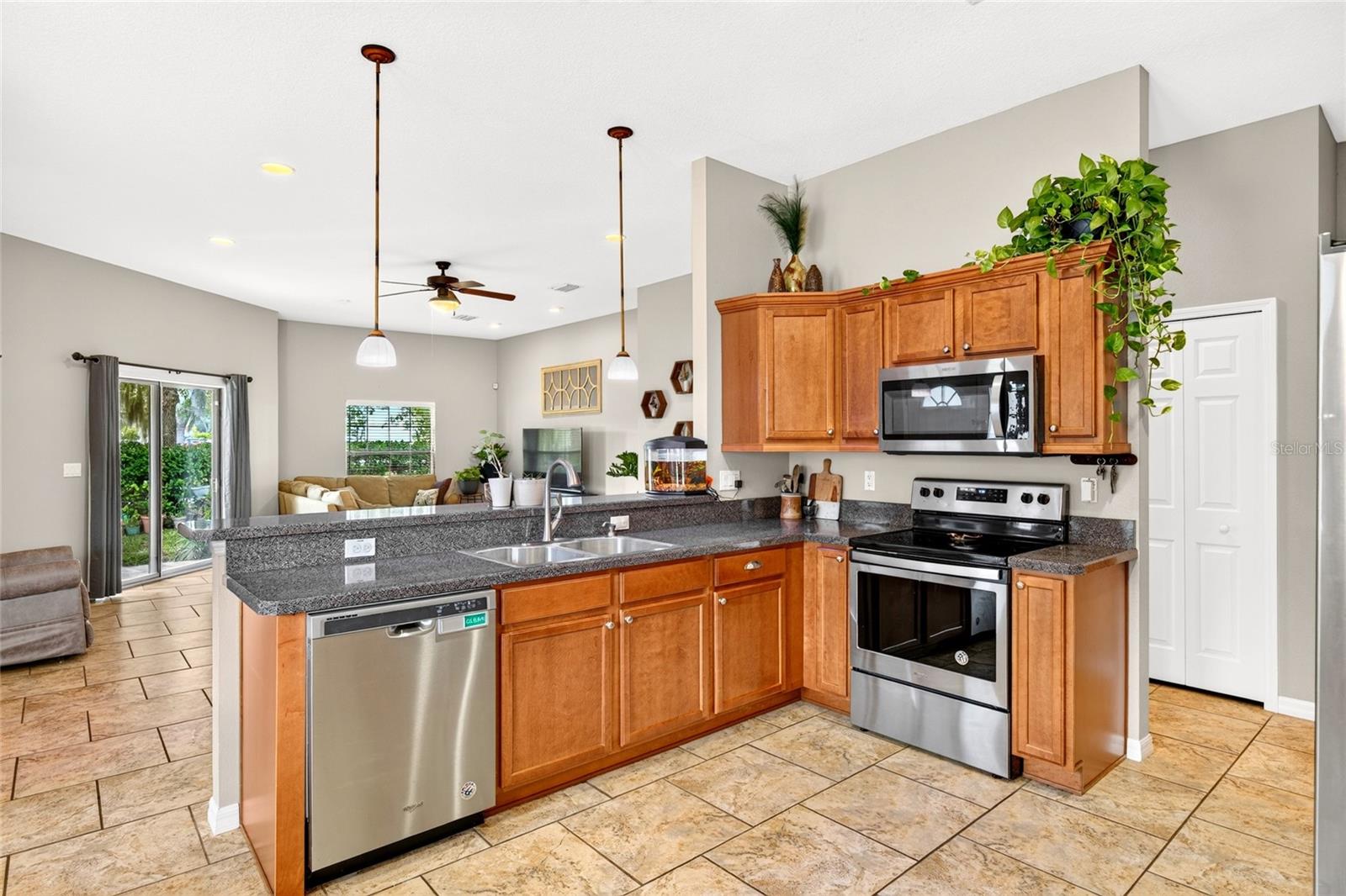 AVALON CONDO - Residential