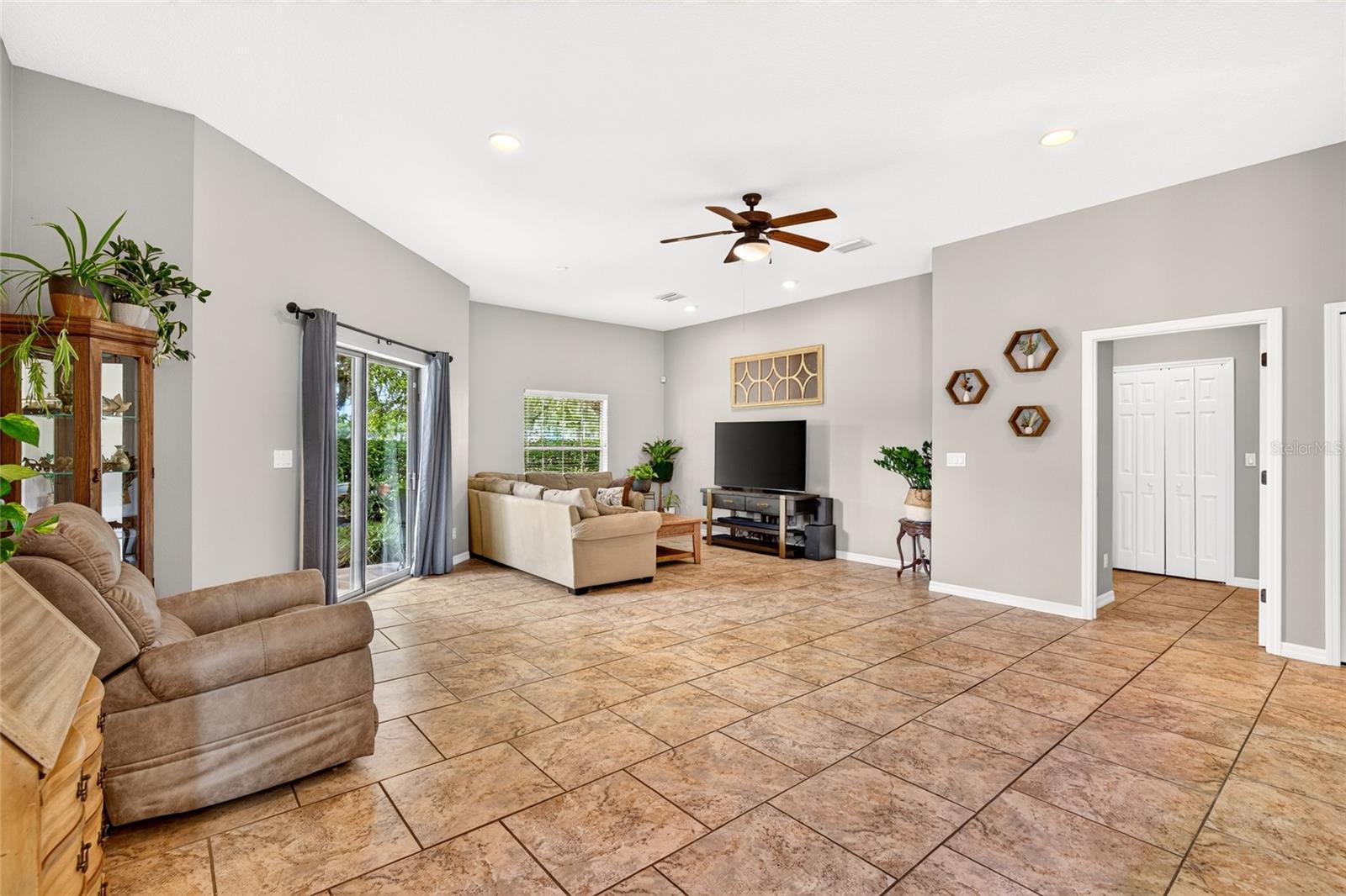 AVALON CONDO - Residential