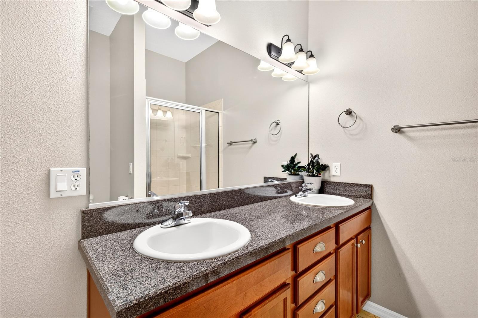 AVALON CONDO - Residential