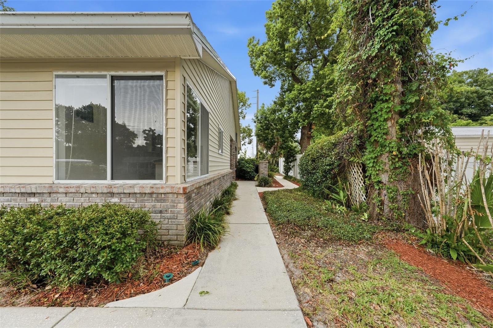 MCDONALD RDG - Residential