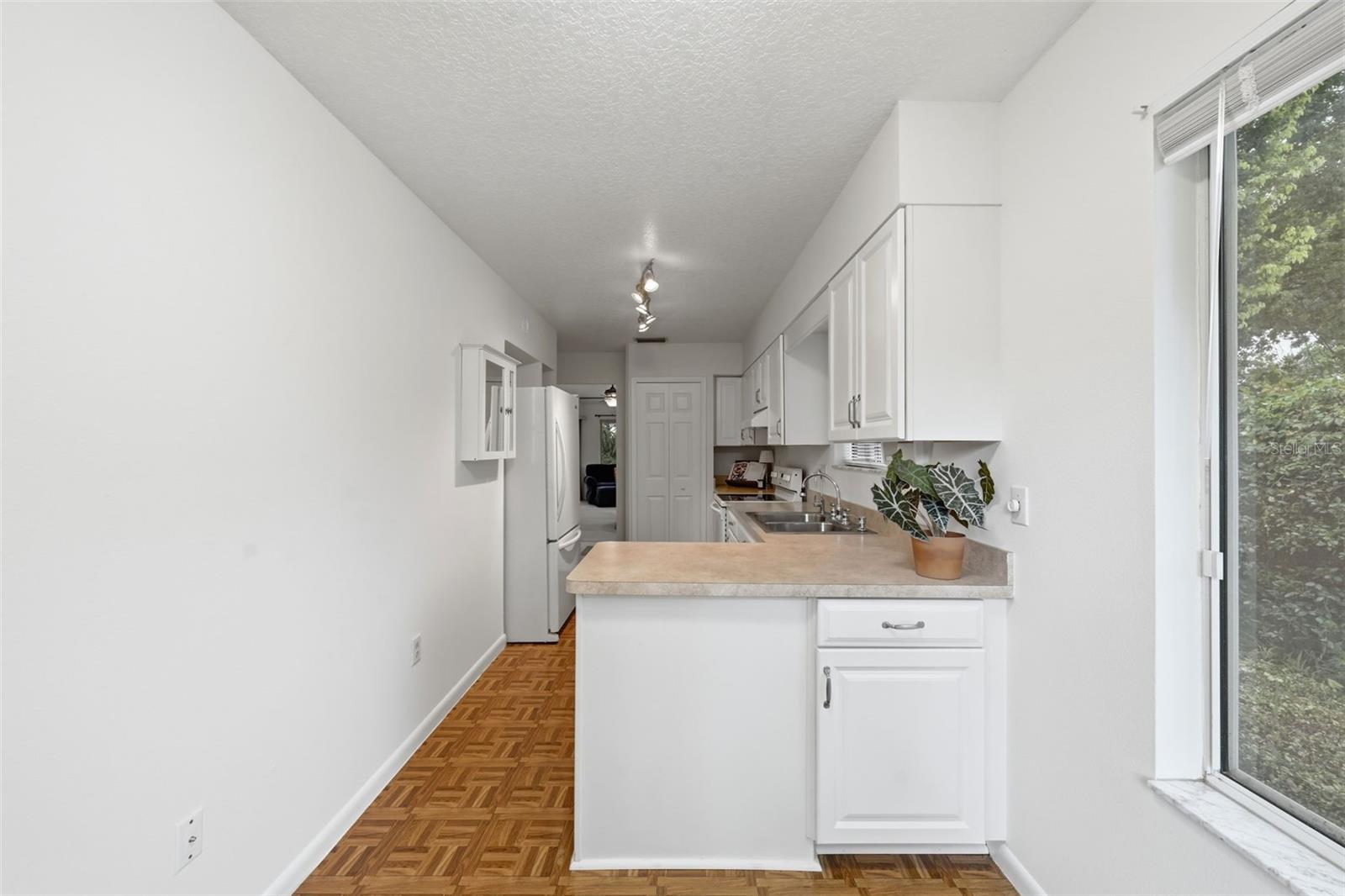 MCDONALD RDG - Residential