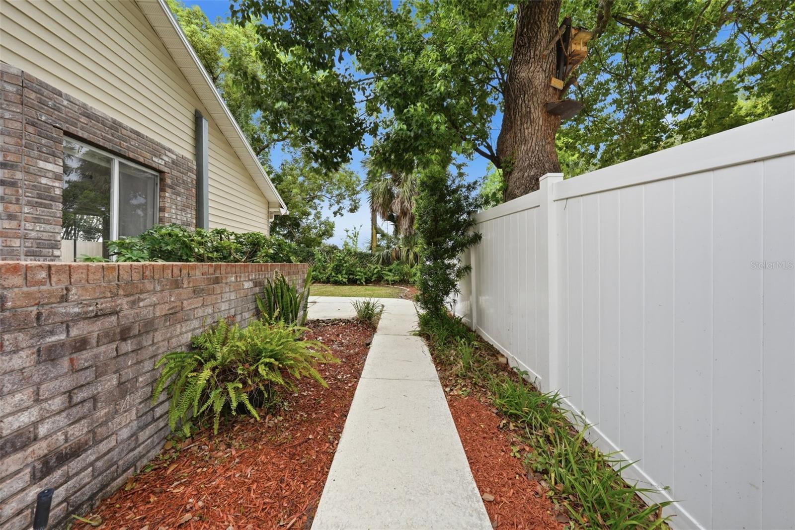 MCDONALD RDG - Residential