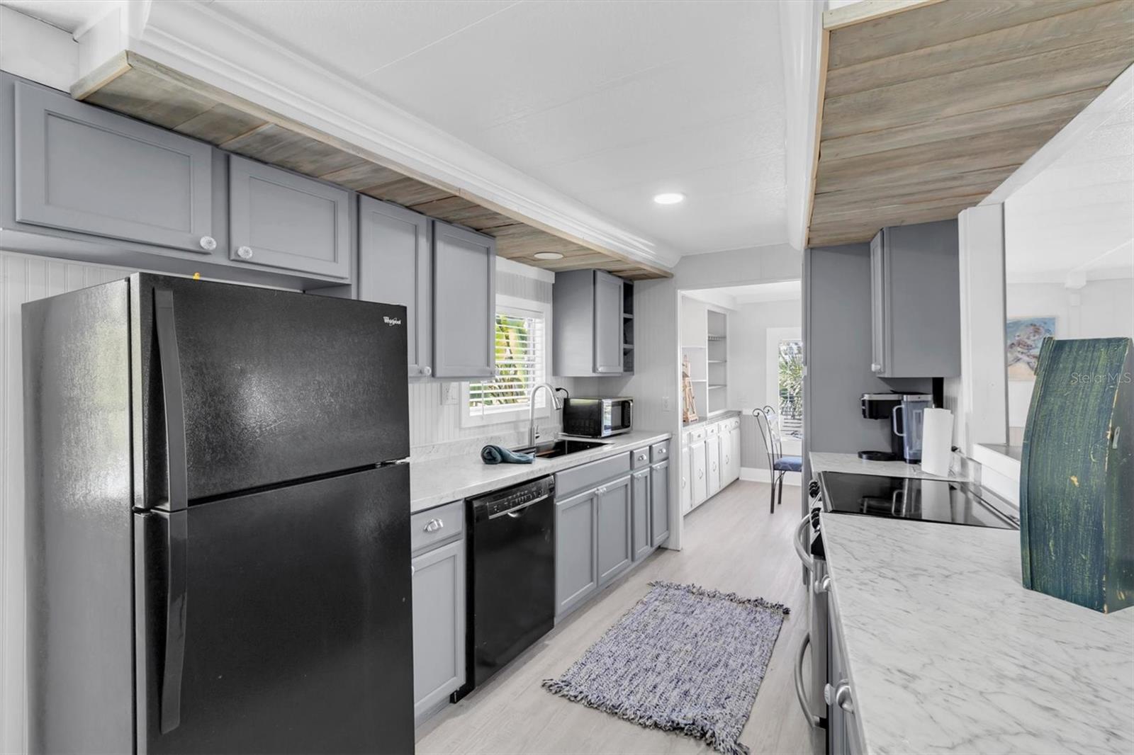SIGNAL COVE - Residential