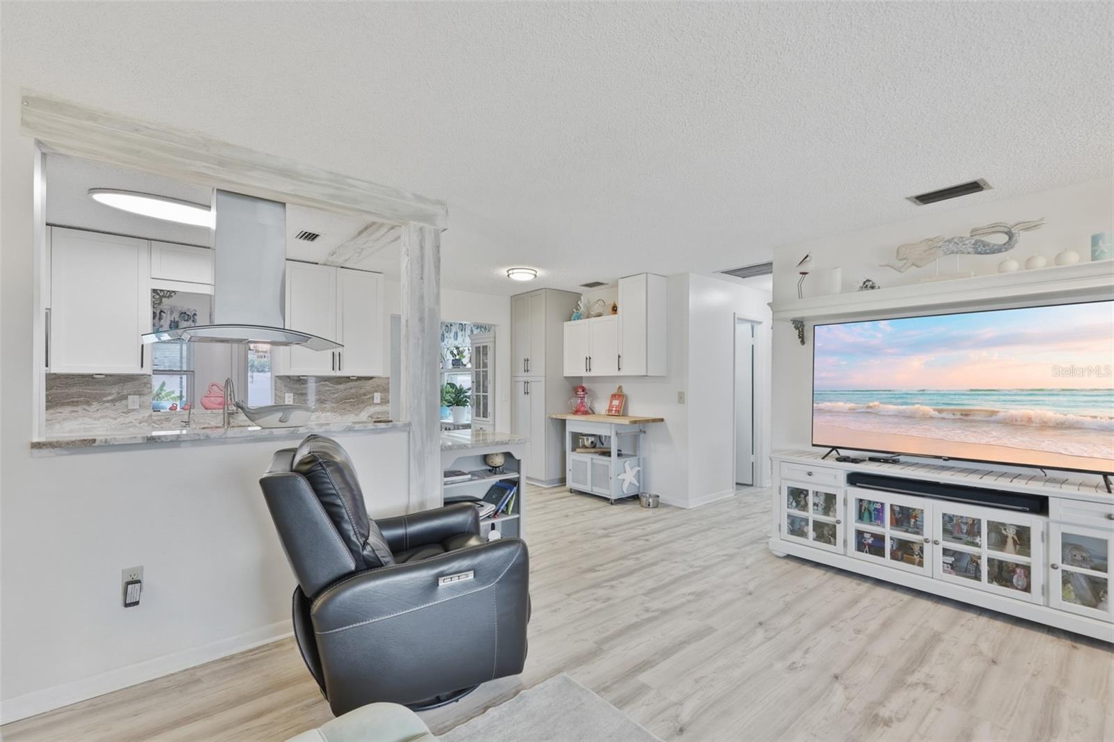 SUN CITY CENTER UNIT 32 - Residential