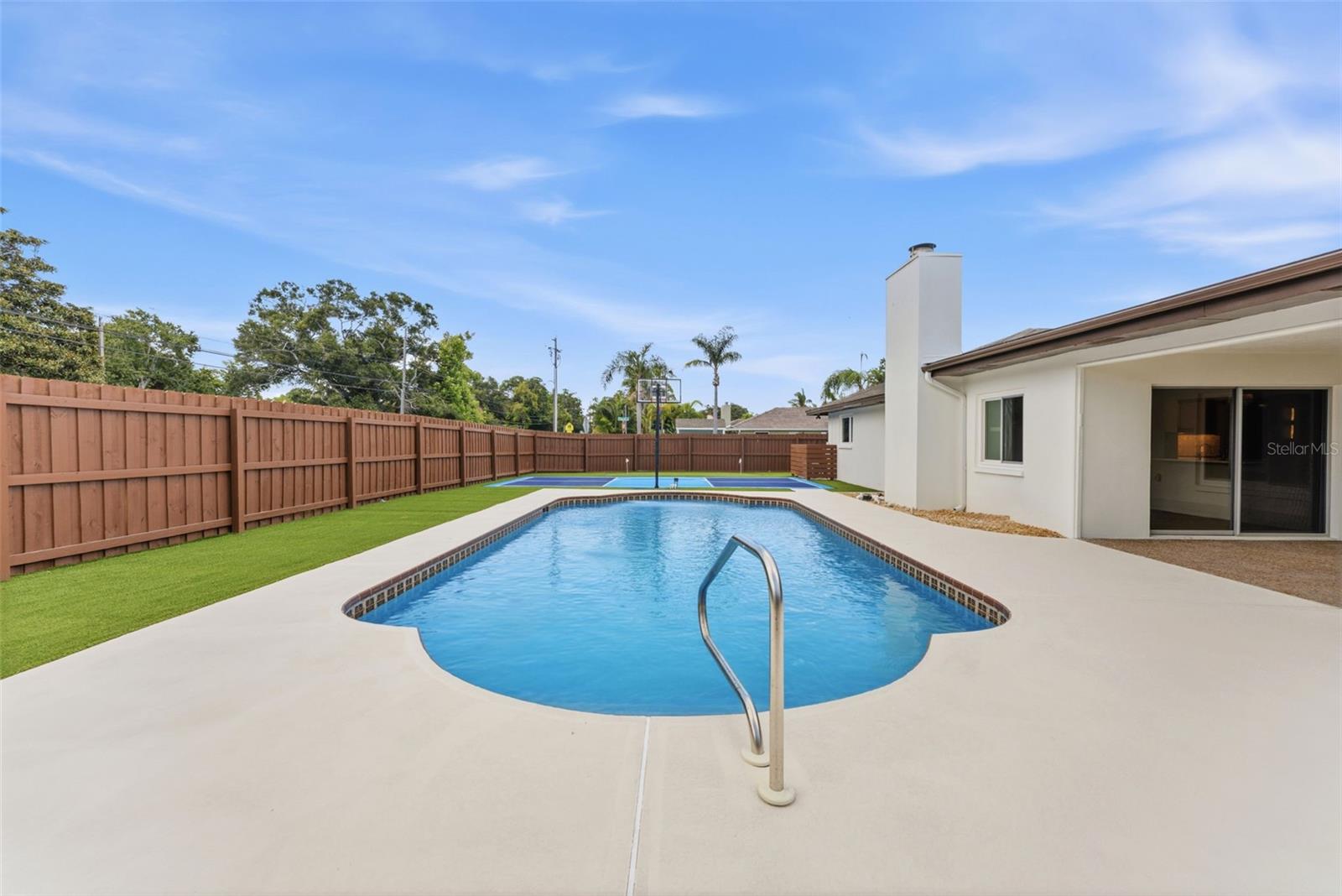 FOX COURT - Residential