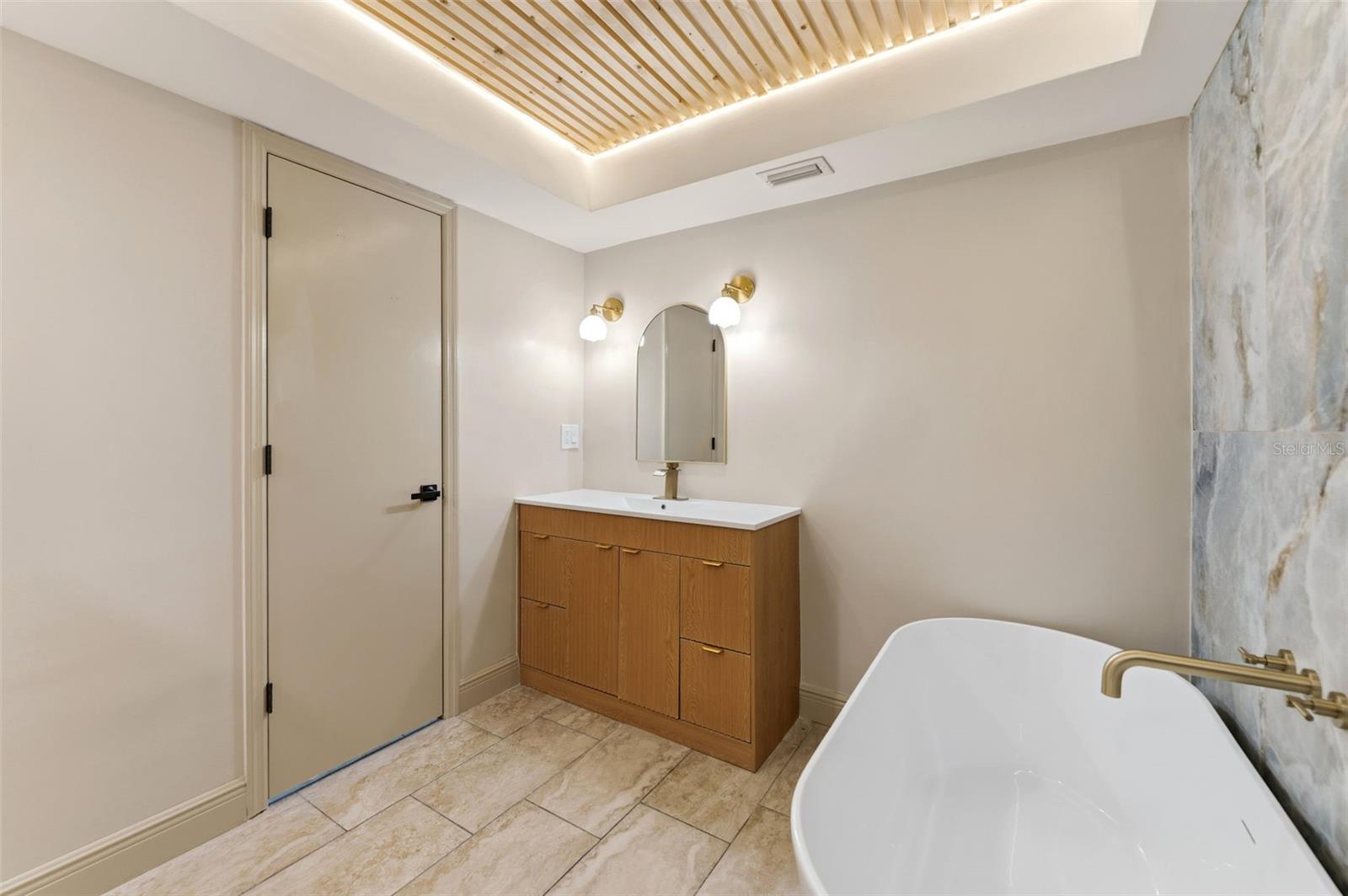 FOX COURT - Residential