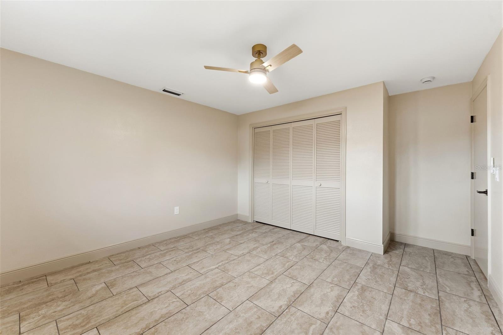 FOX COURT - Residential