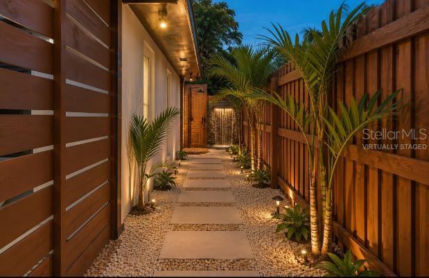 FOX COURT - Residential