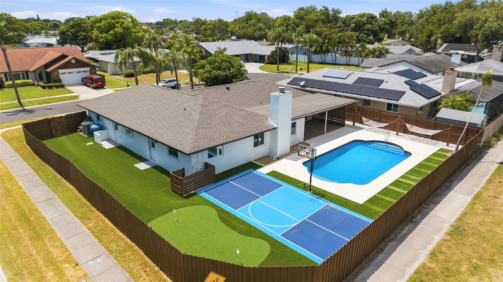 FOX COURT - Residential