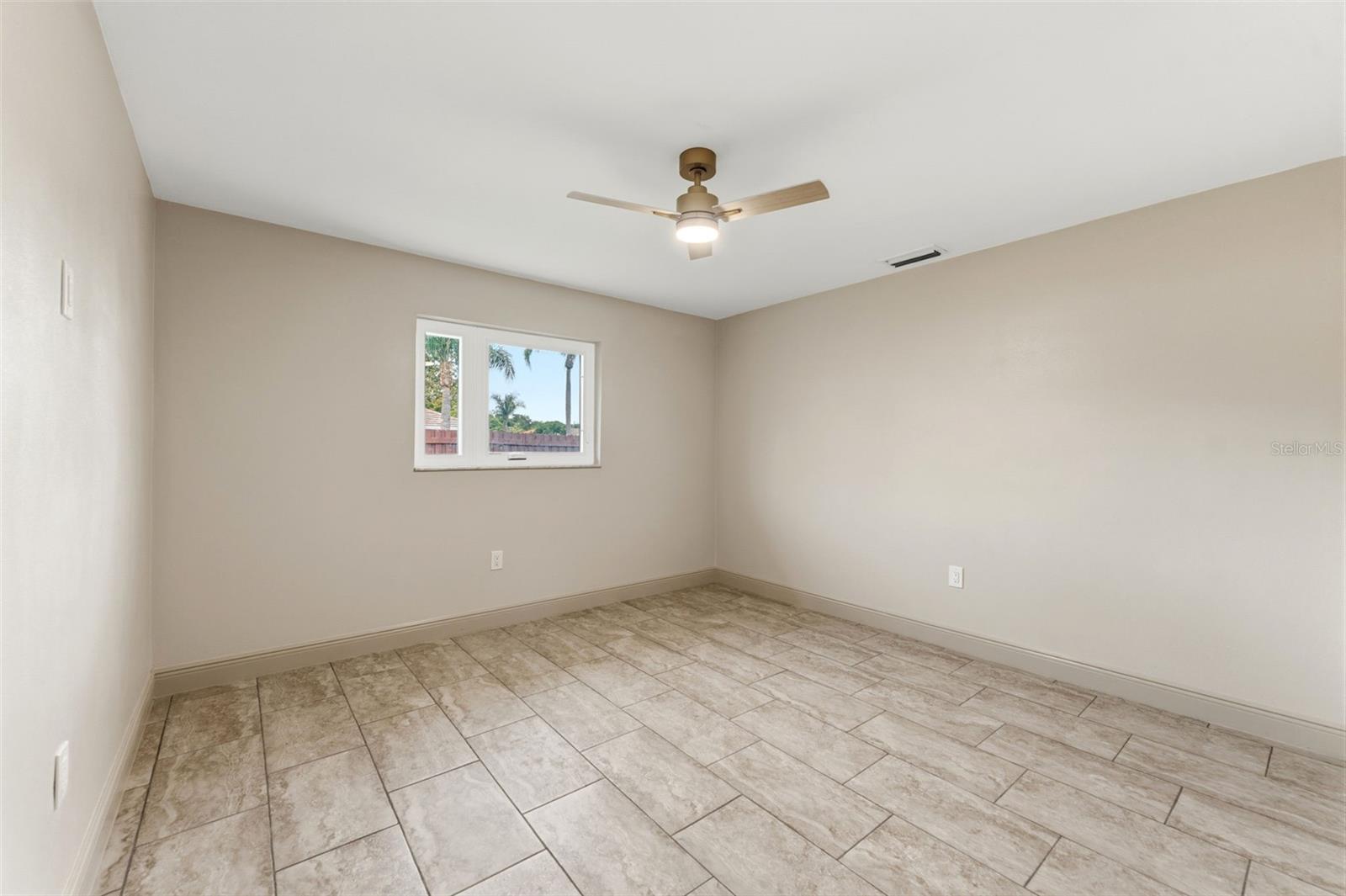 FOX COURT - Residential