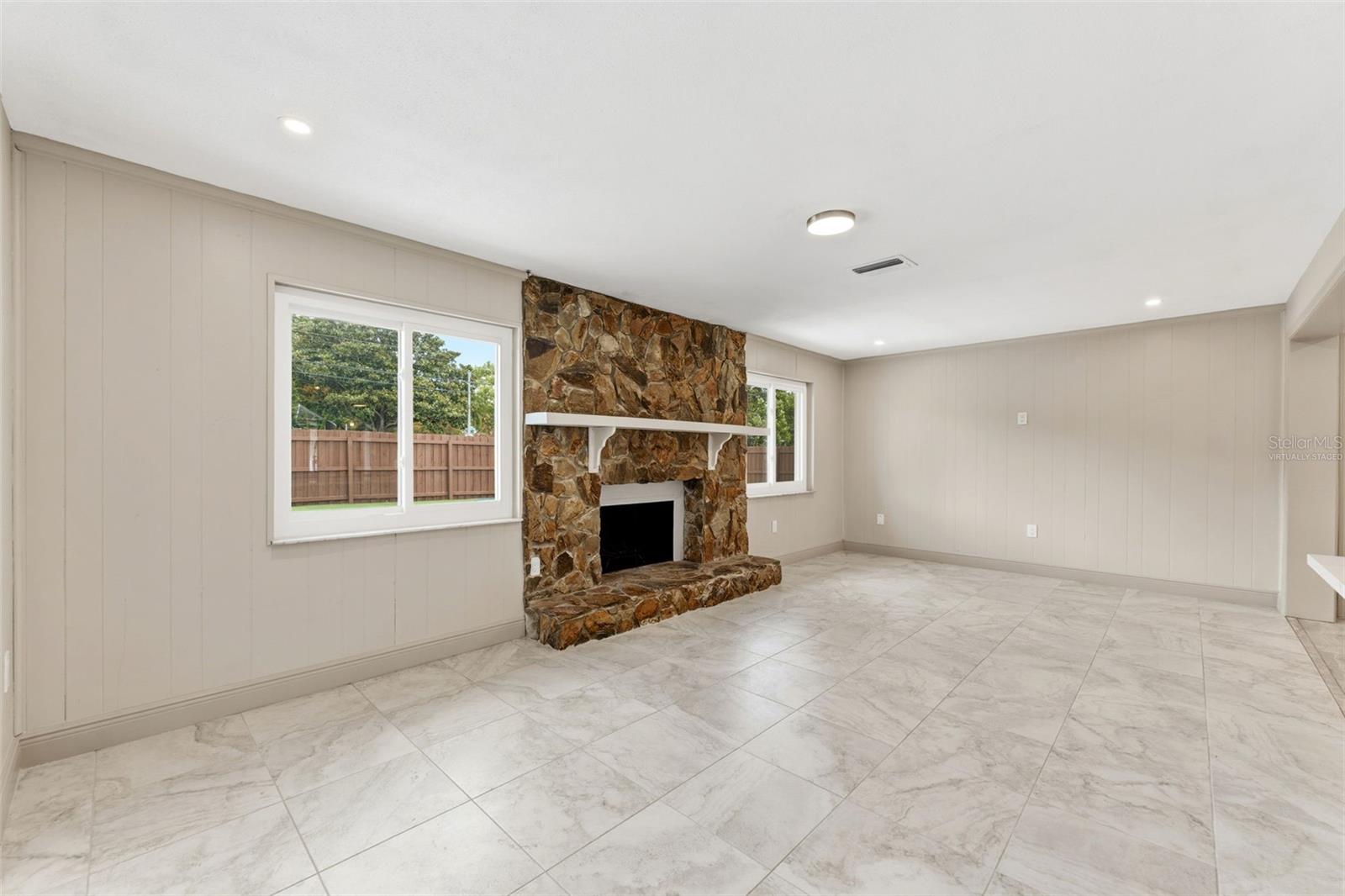 FOX COURT - Residential
