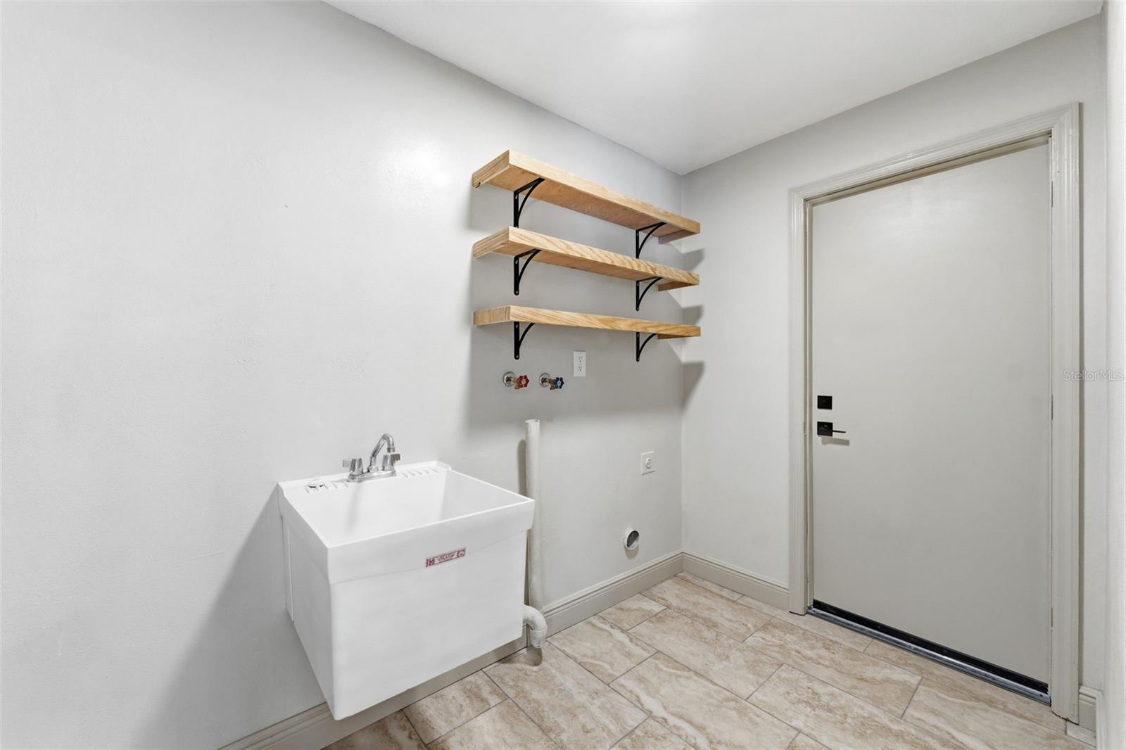 FOX COURT - Residential
