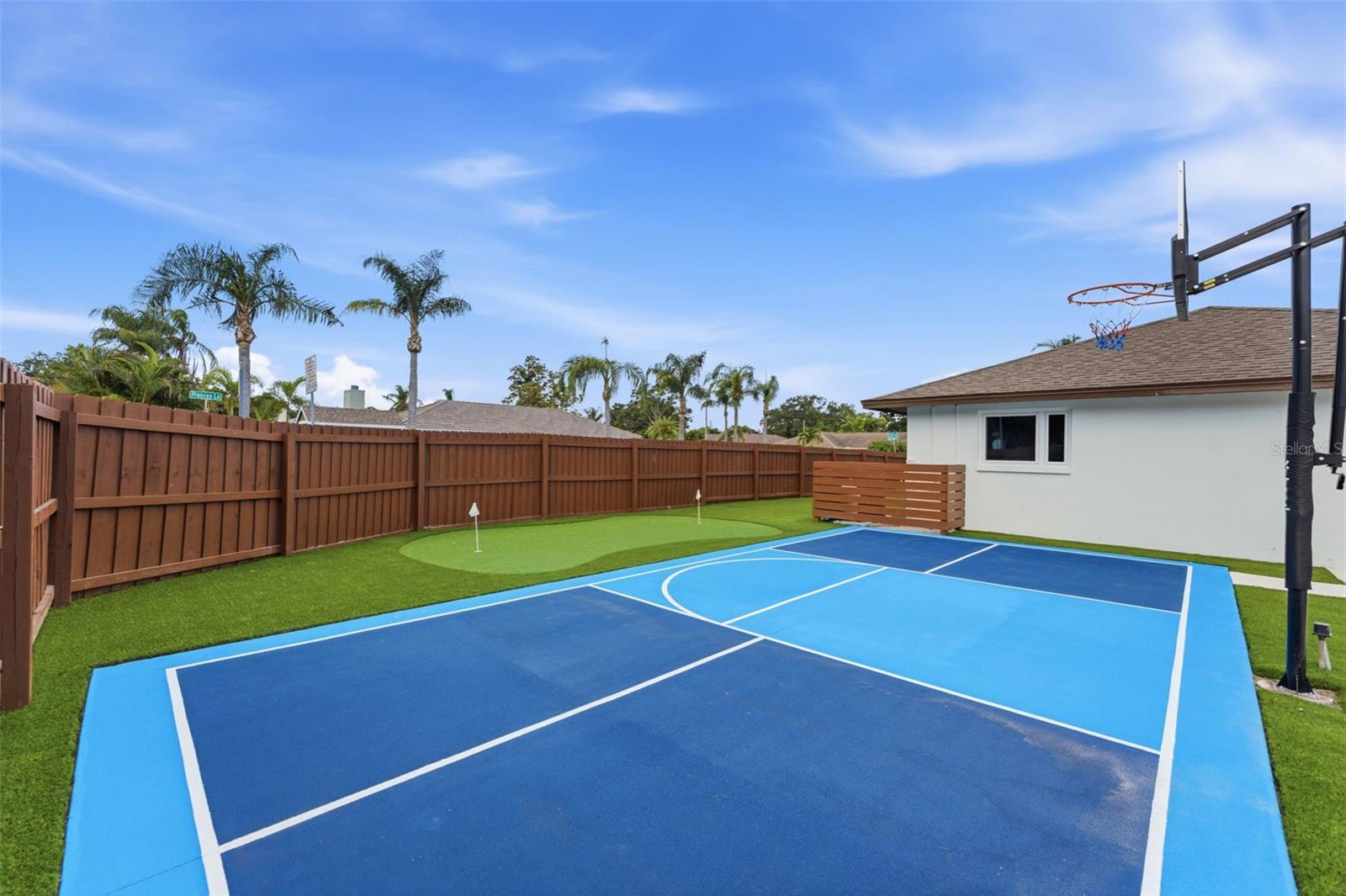 FOX COURT - Residential