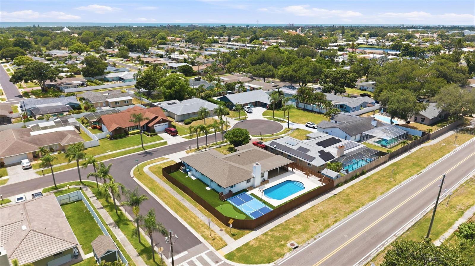 FOX COURT - Residential