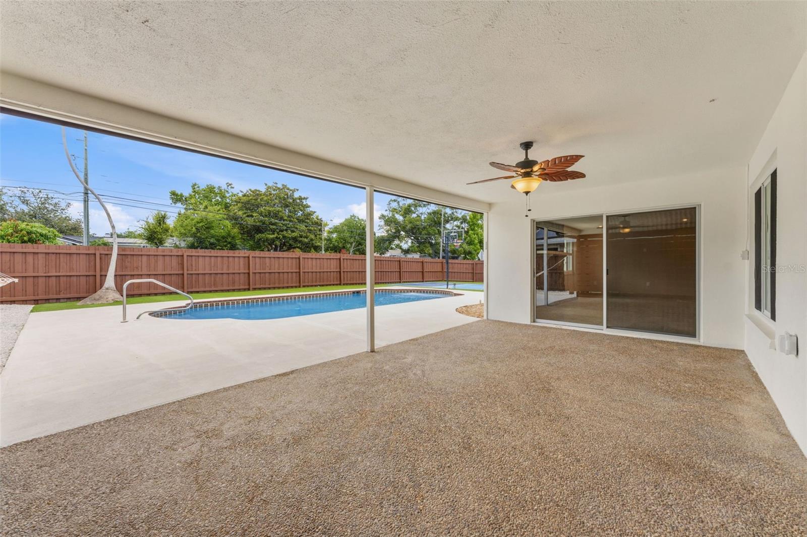 FOX COURT - Residential