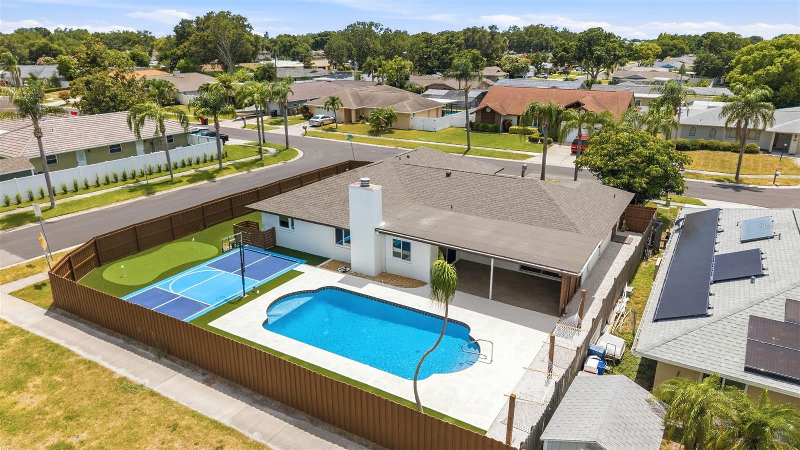 FOX COURT - Residential