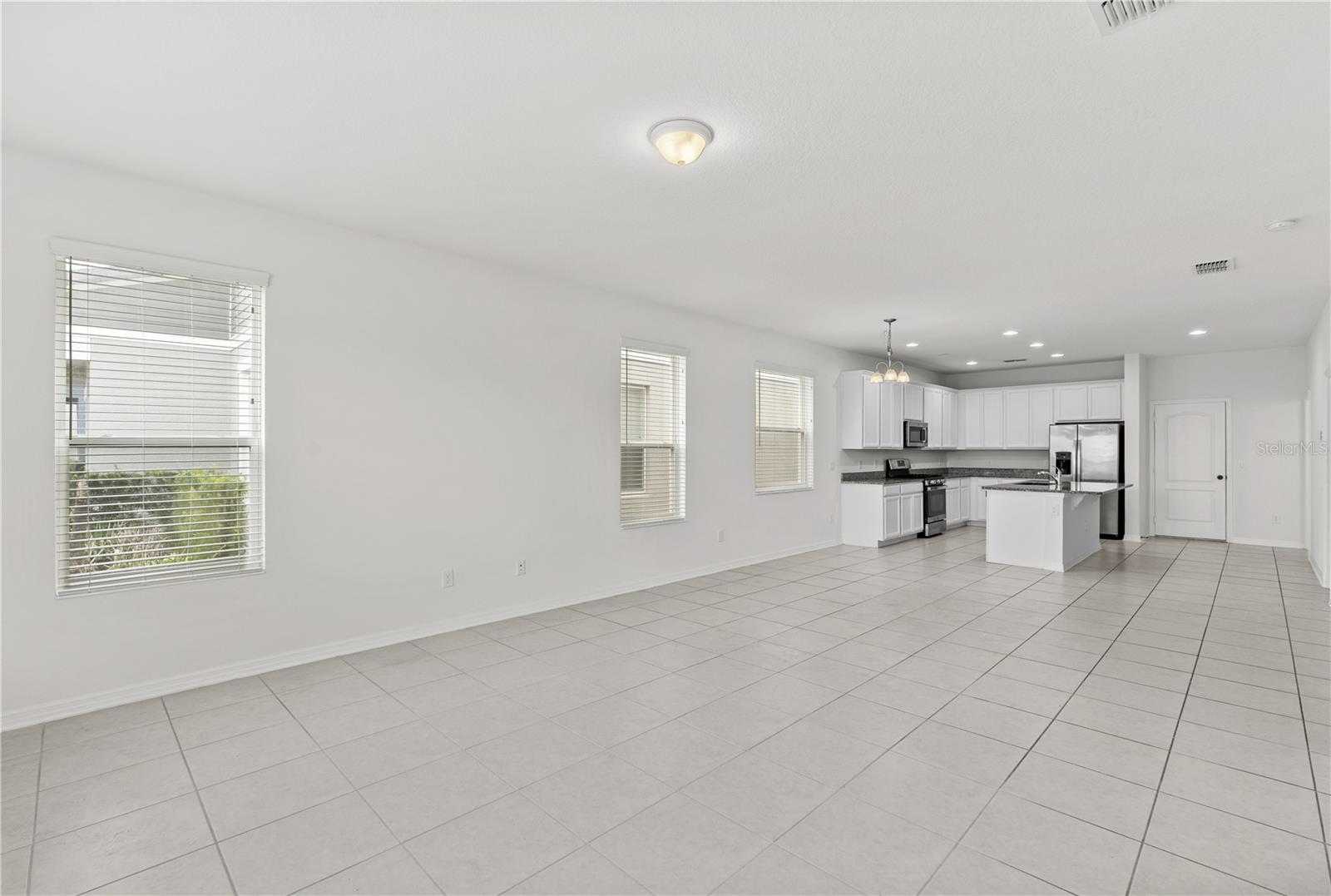 ENCORE AT OVATION - Residential Lease