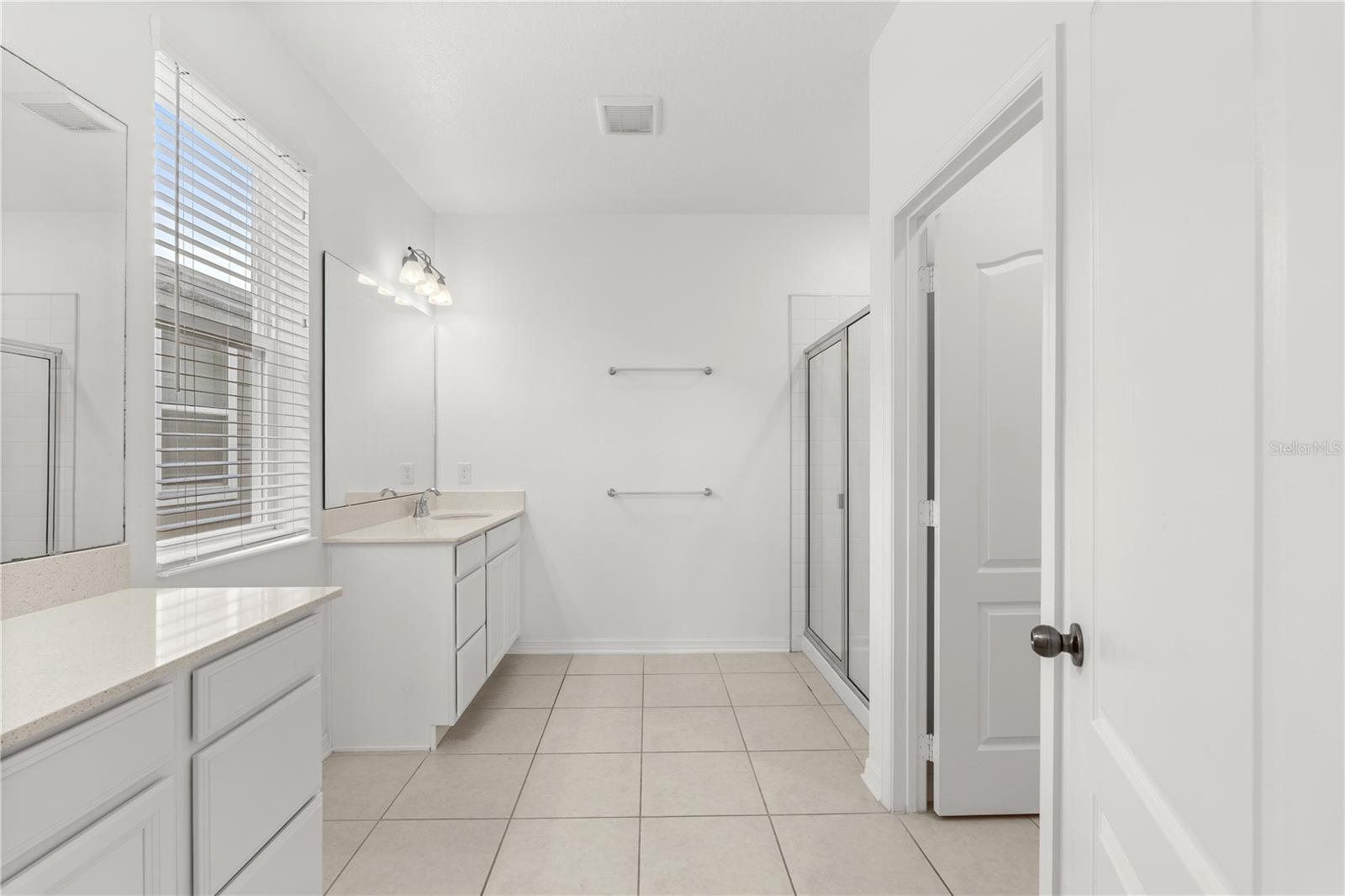 ENCORE AT OVATION - Residential Lease