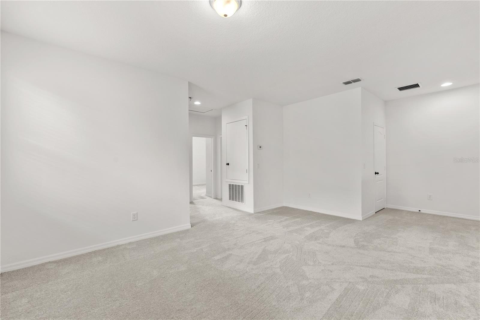 ENCORE AT OVATION - Residential Lease