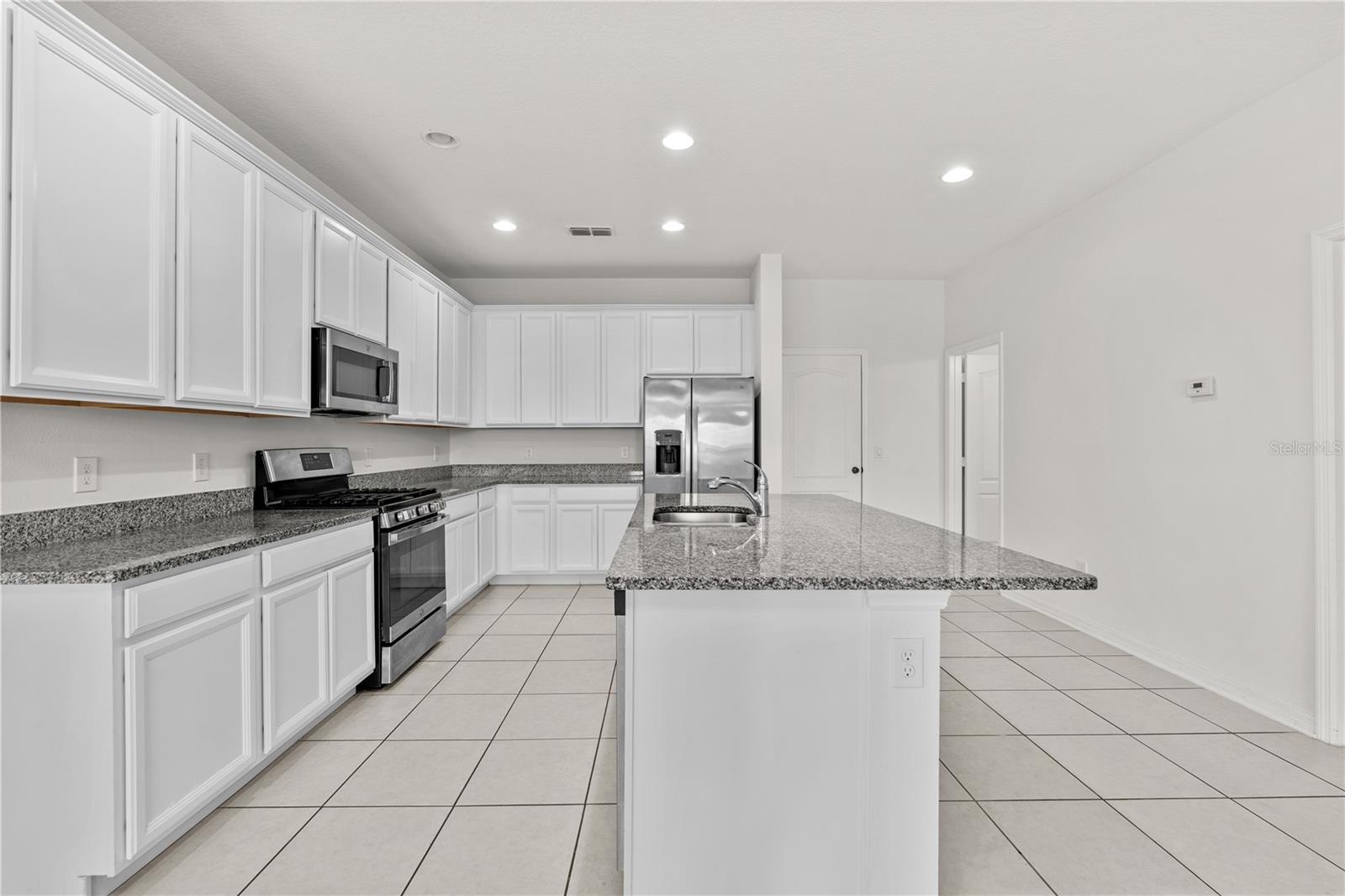 ENCORE AT OVATION - Residential Lease