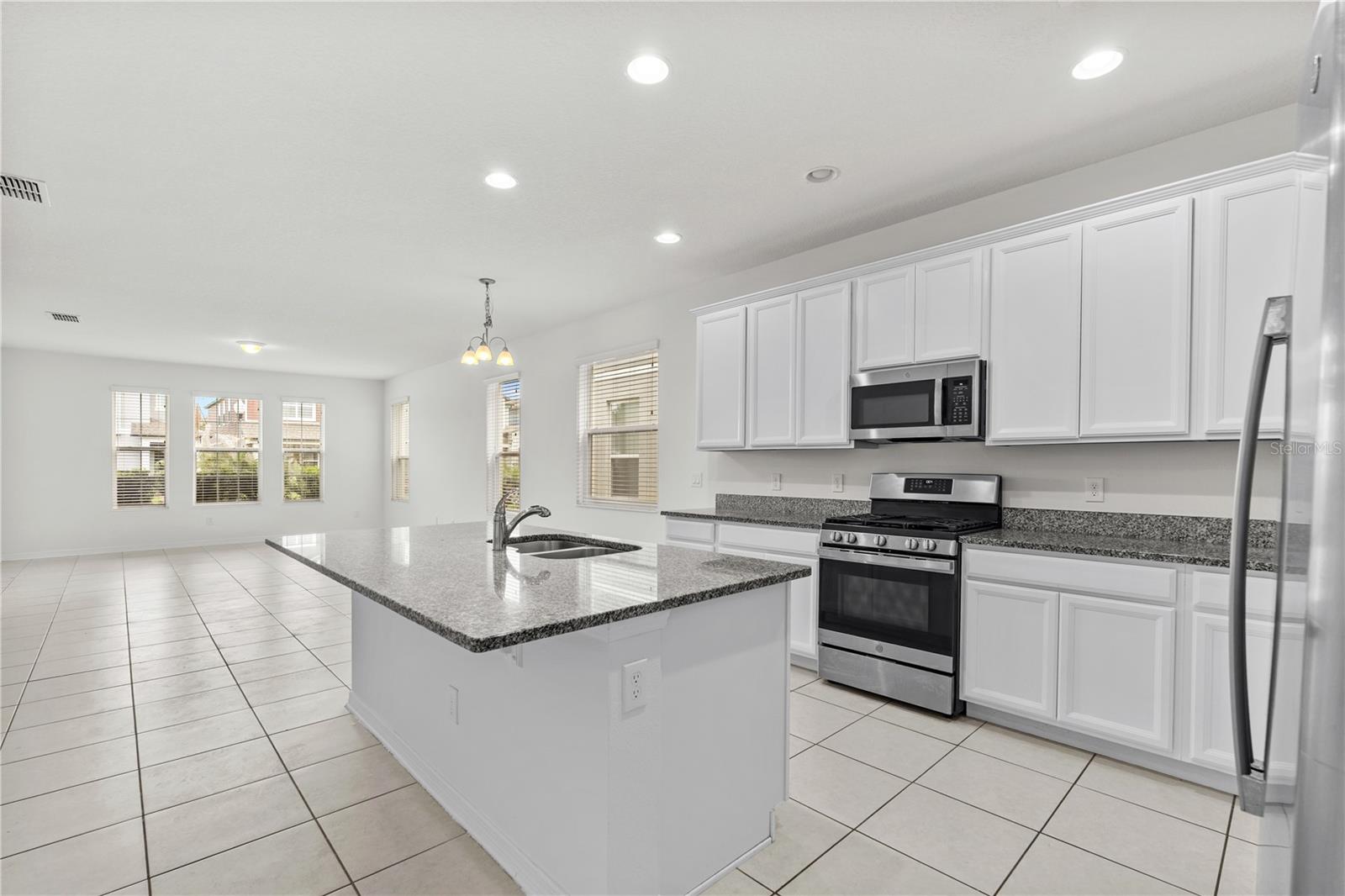 ENCORE AT OVATION - Residential Lease
