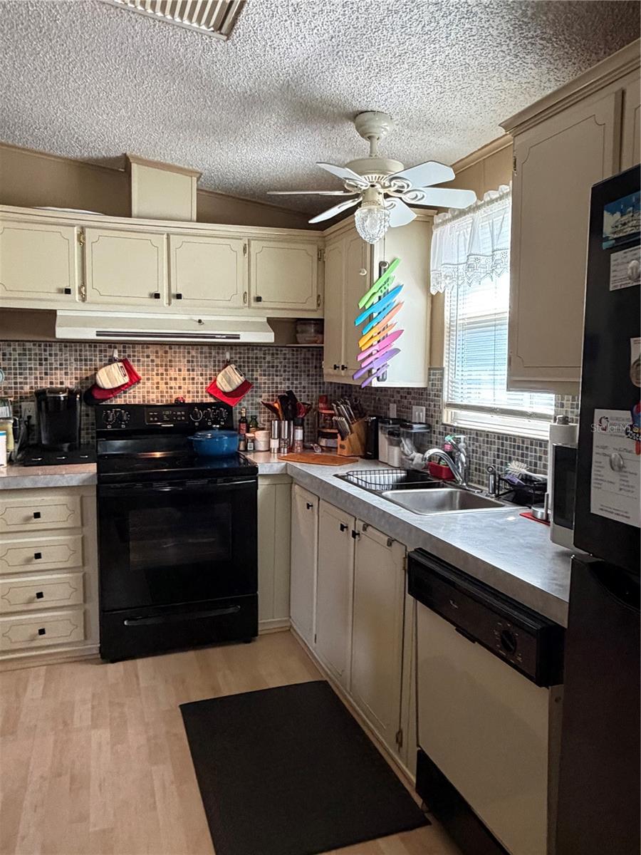SWEETWATER GOLF & TENNIS CLUB ADD 01 - Residential
