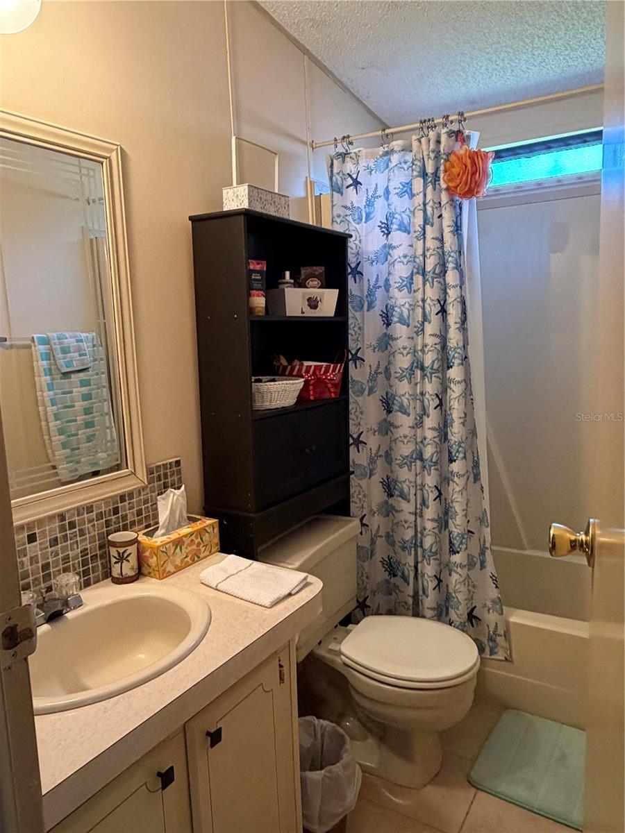 SWEETWATER GOLF & TENNIS CLUB ADD 01 - Residential