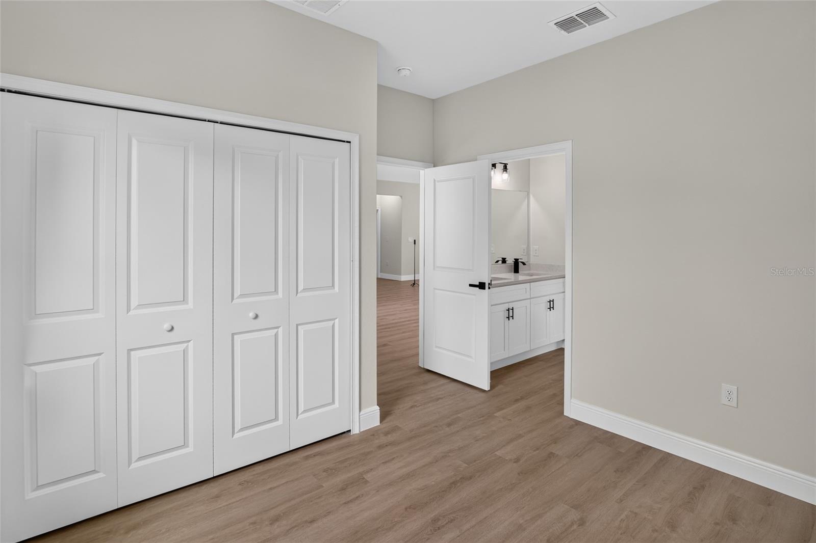 MARION OAKS - Residential