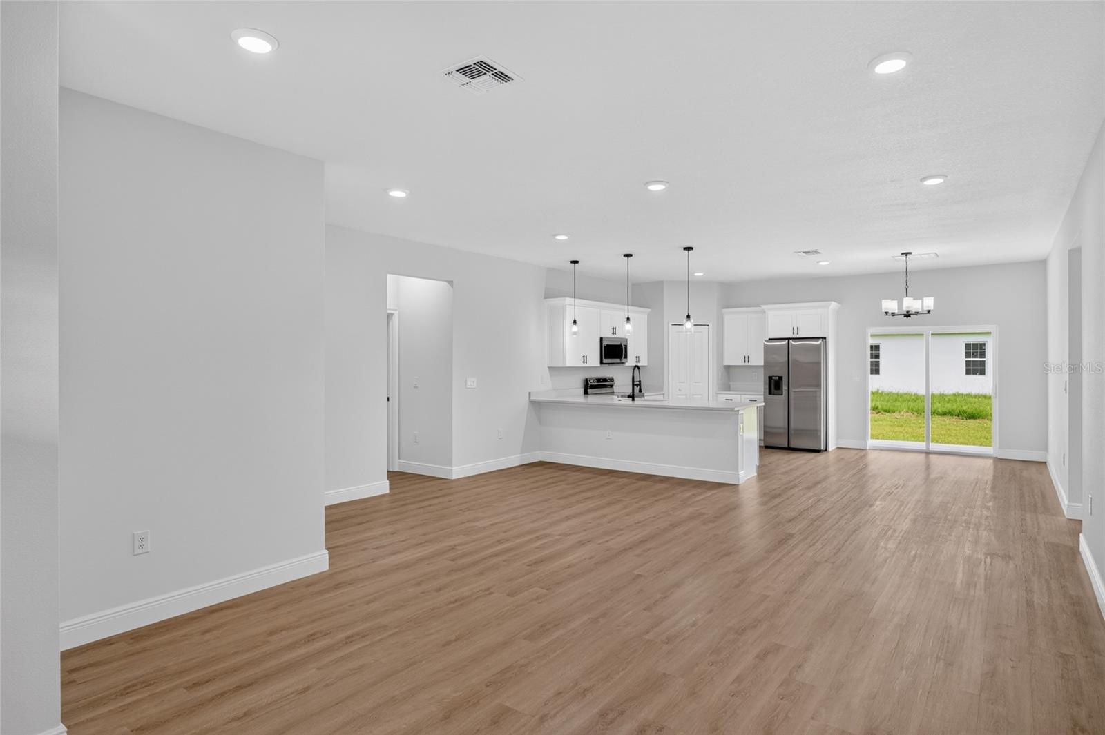 MARION OAKS - Residential