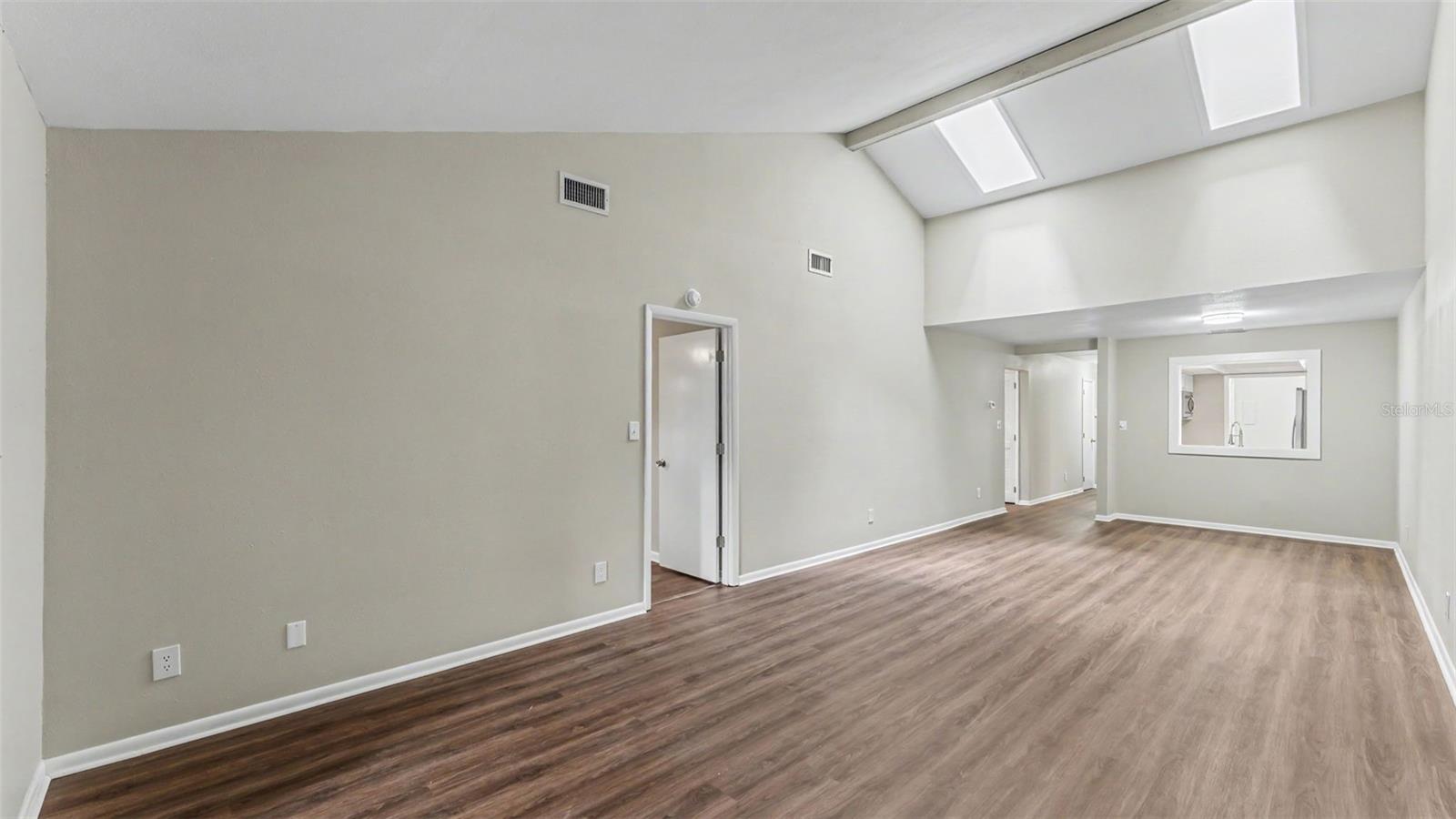 KIMBERLEA CONDO 04 - Residential